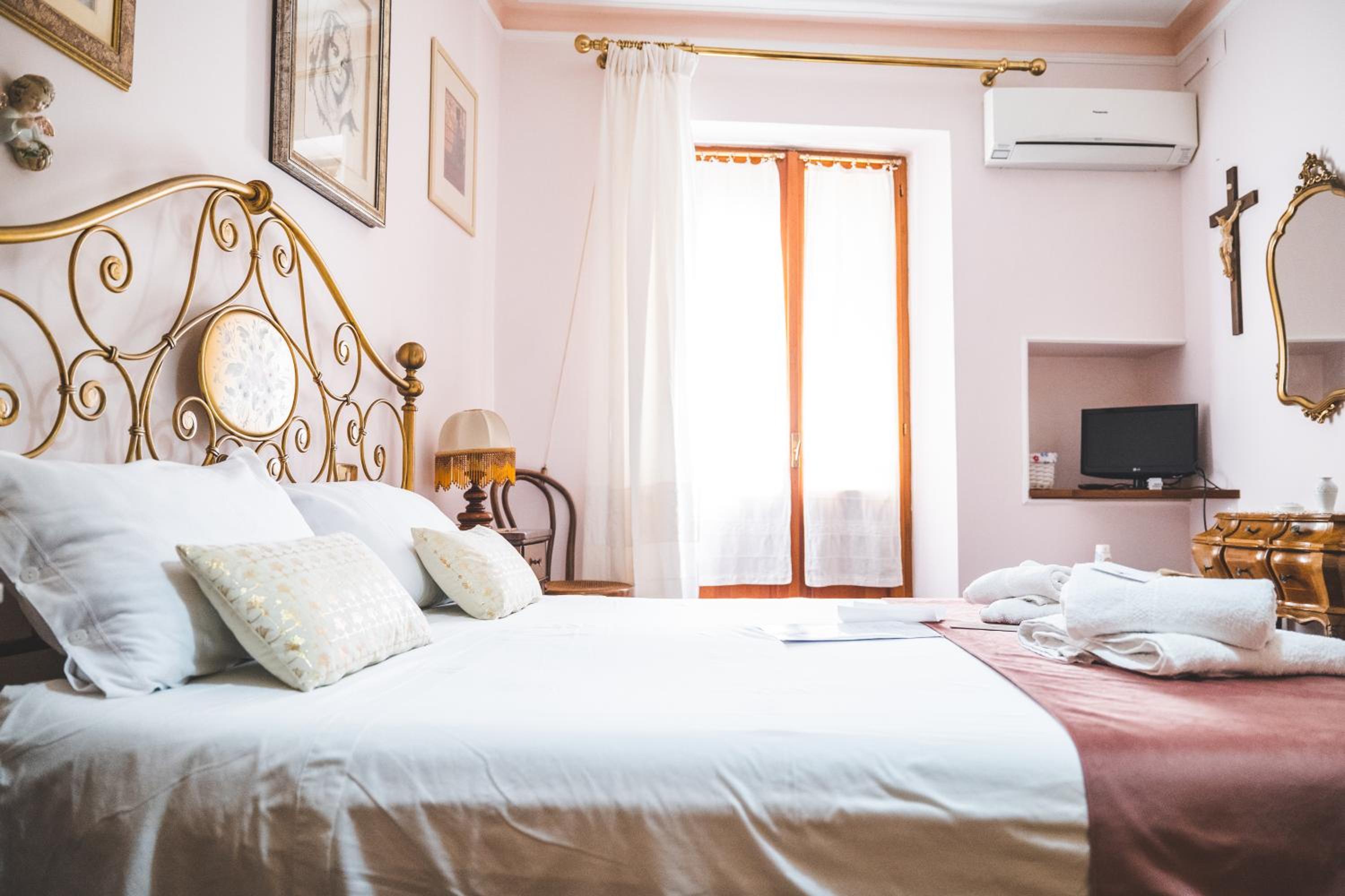 Double Room with Balcony photo 3