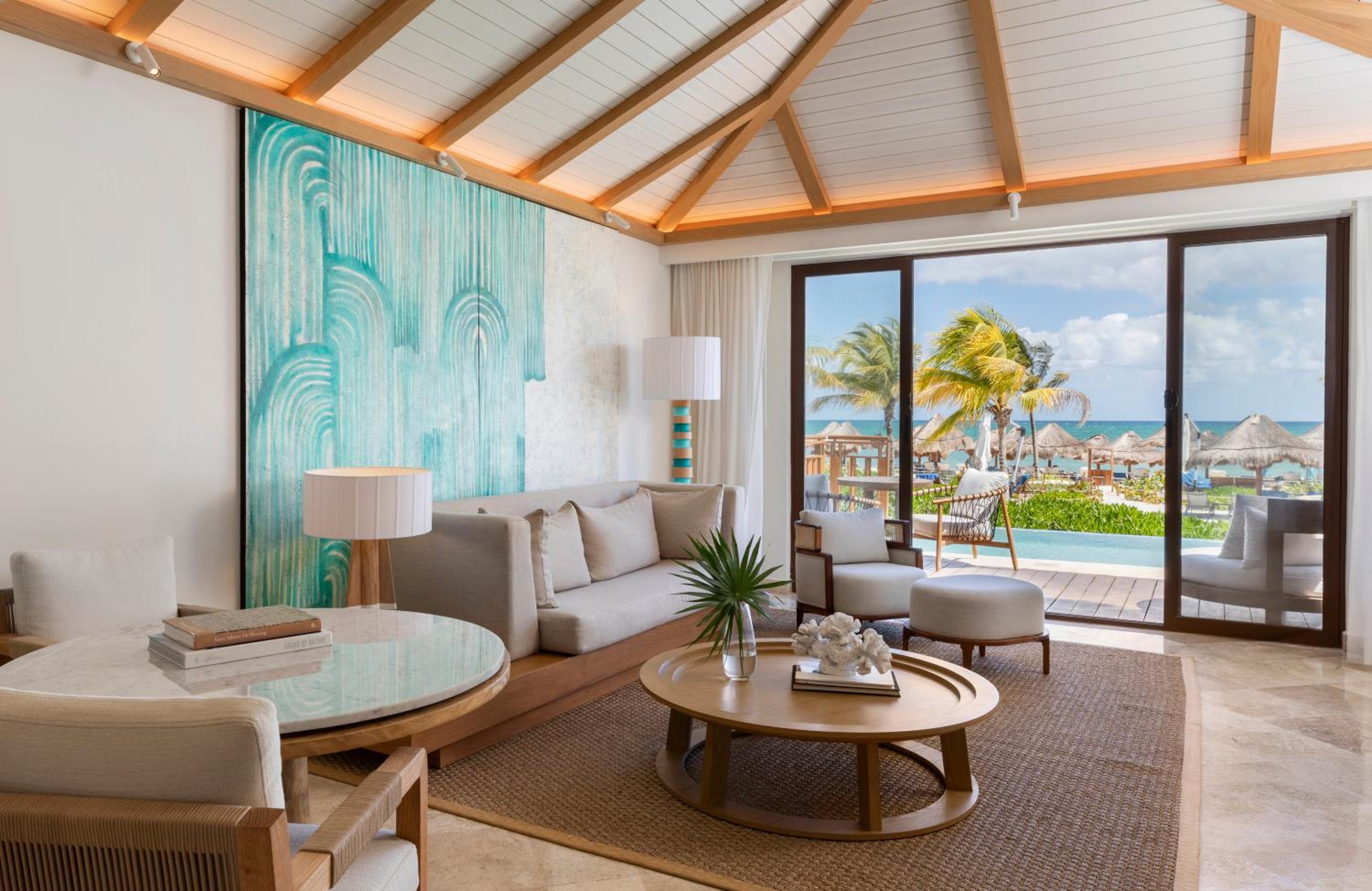 Beach Front King Suite with Infinity Pool and Butler Service