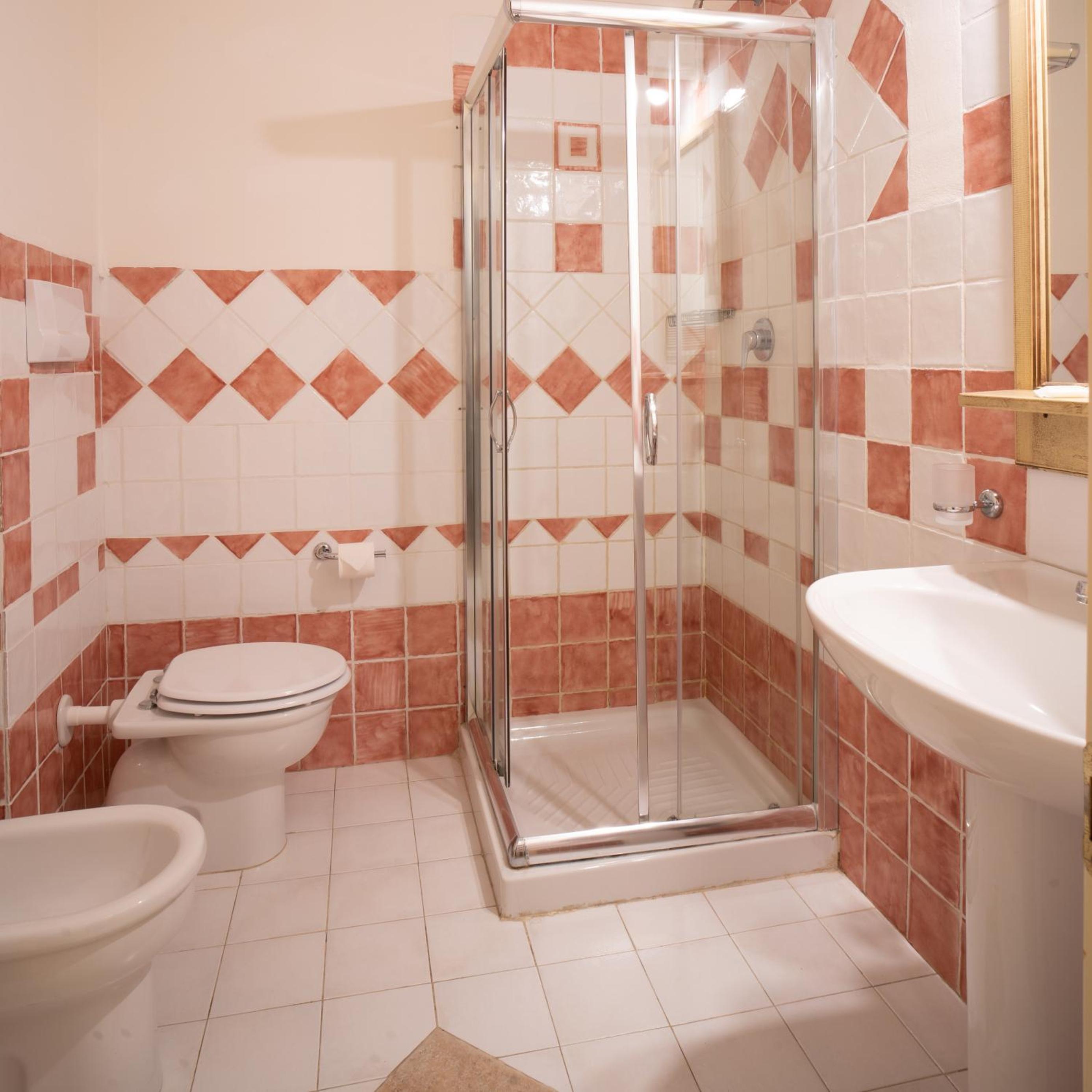 Deluxe Room - Photo 2