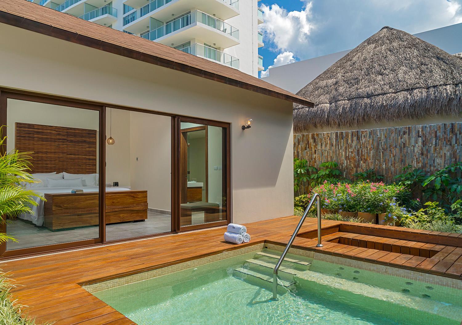Cabana 1, 1 Bedroom Studio Suite, 1 King, Oceanfront