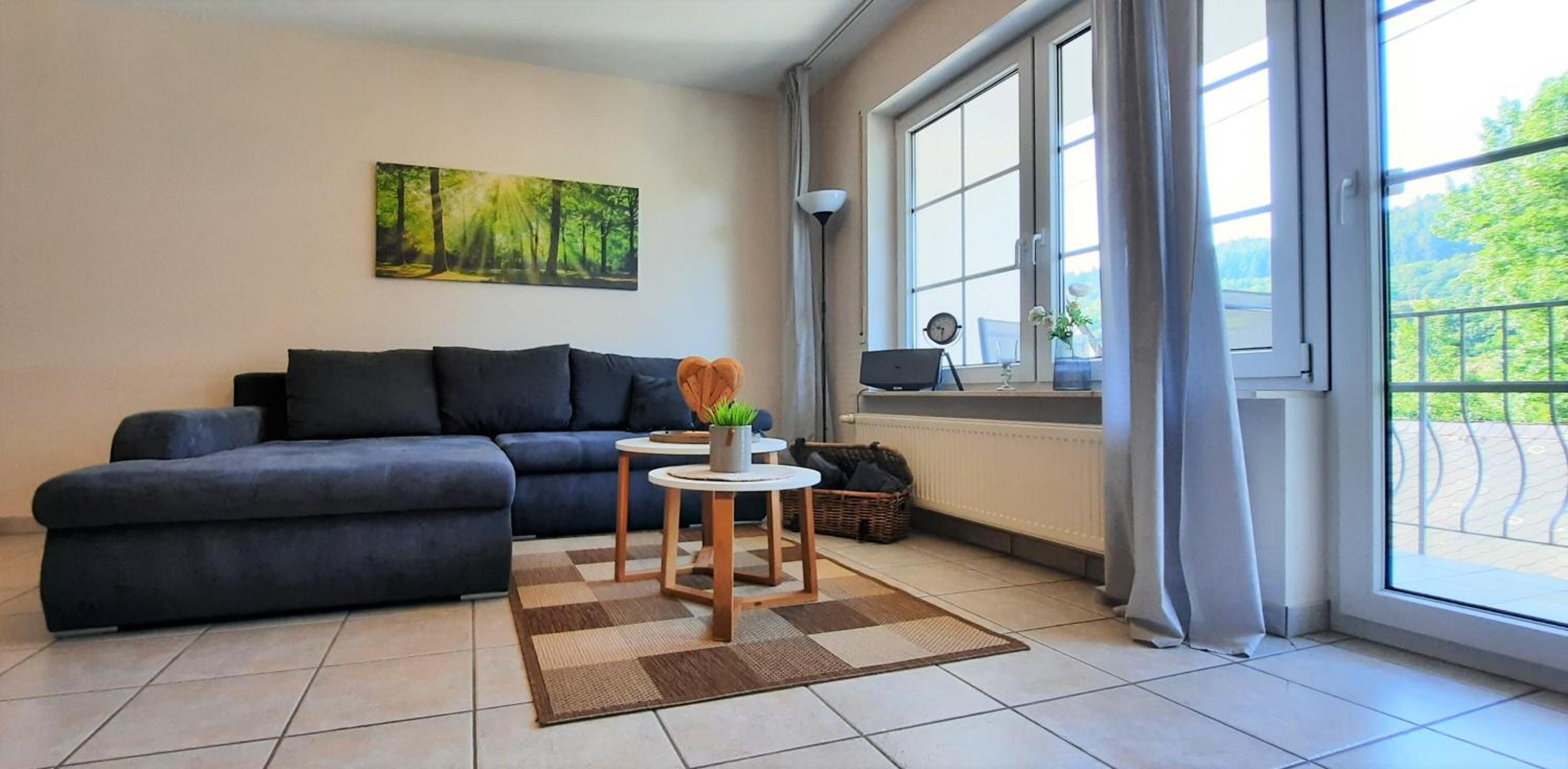One-Bedroom Apartment photo 1