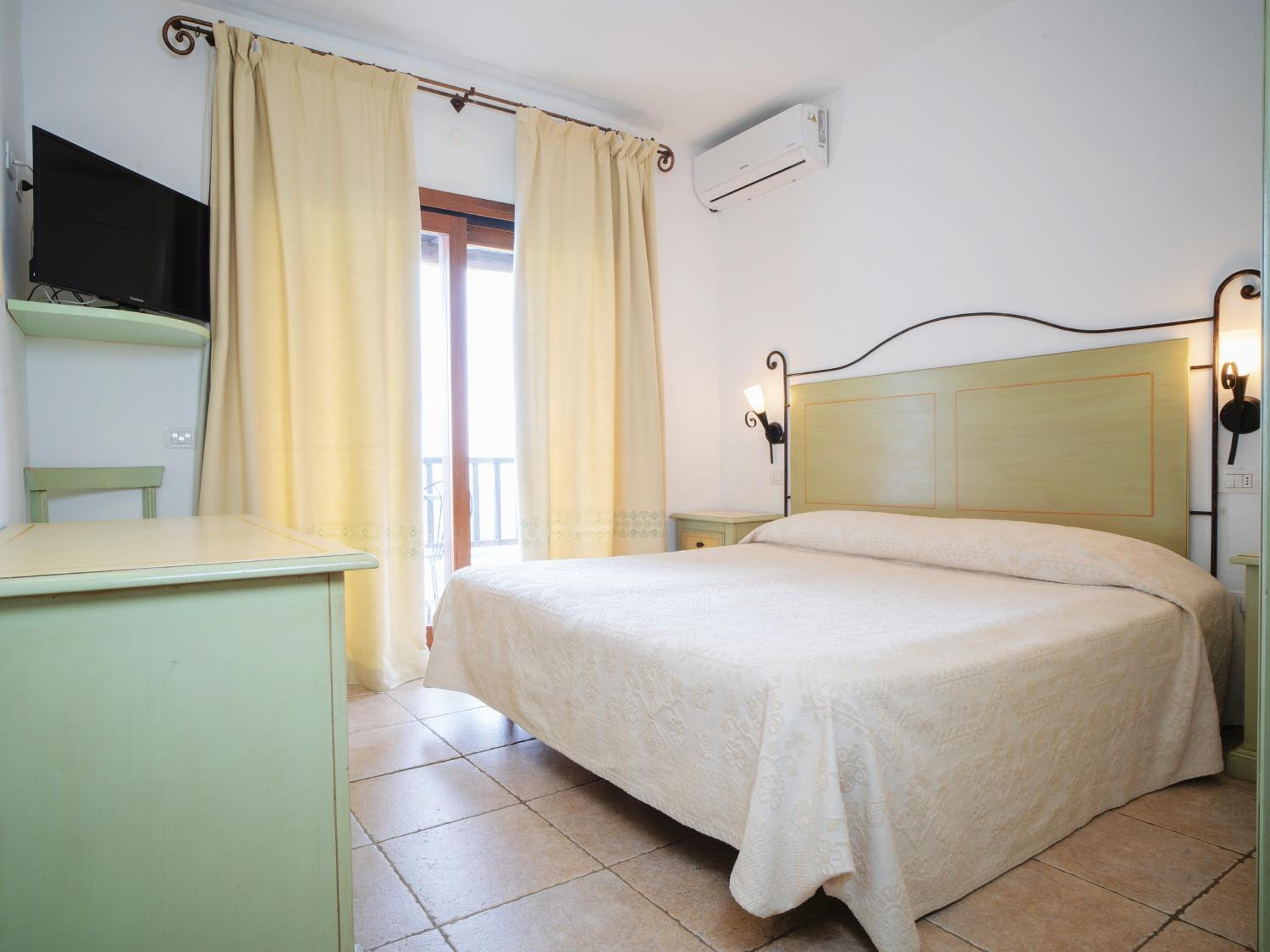 Deluxe Double Room with Sea View - Photo 1