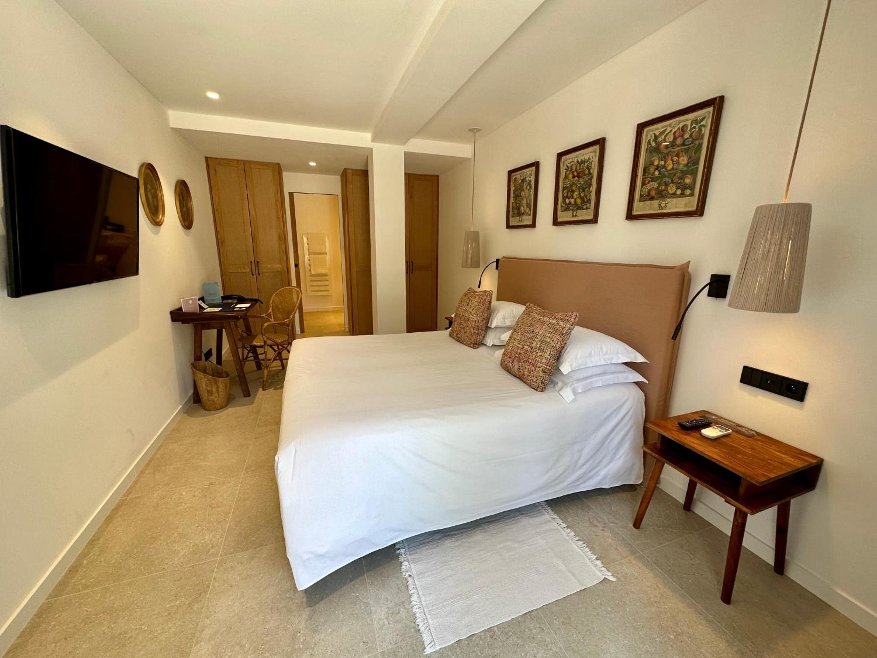 Superior Room - Photo 8