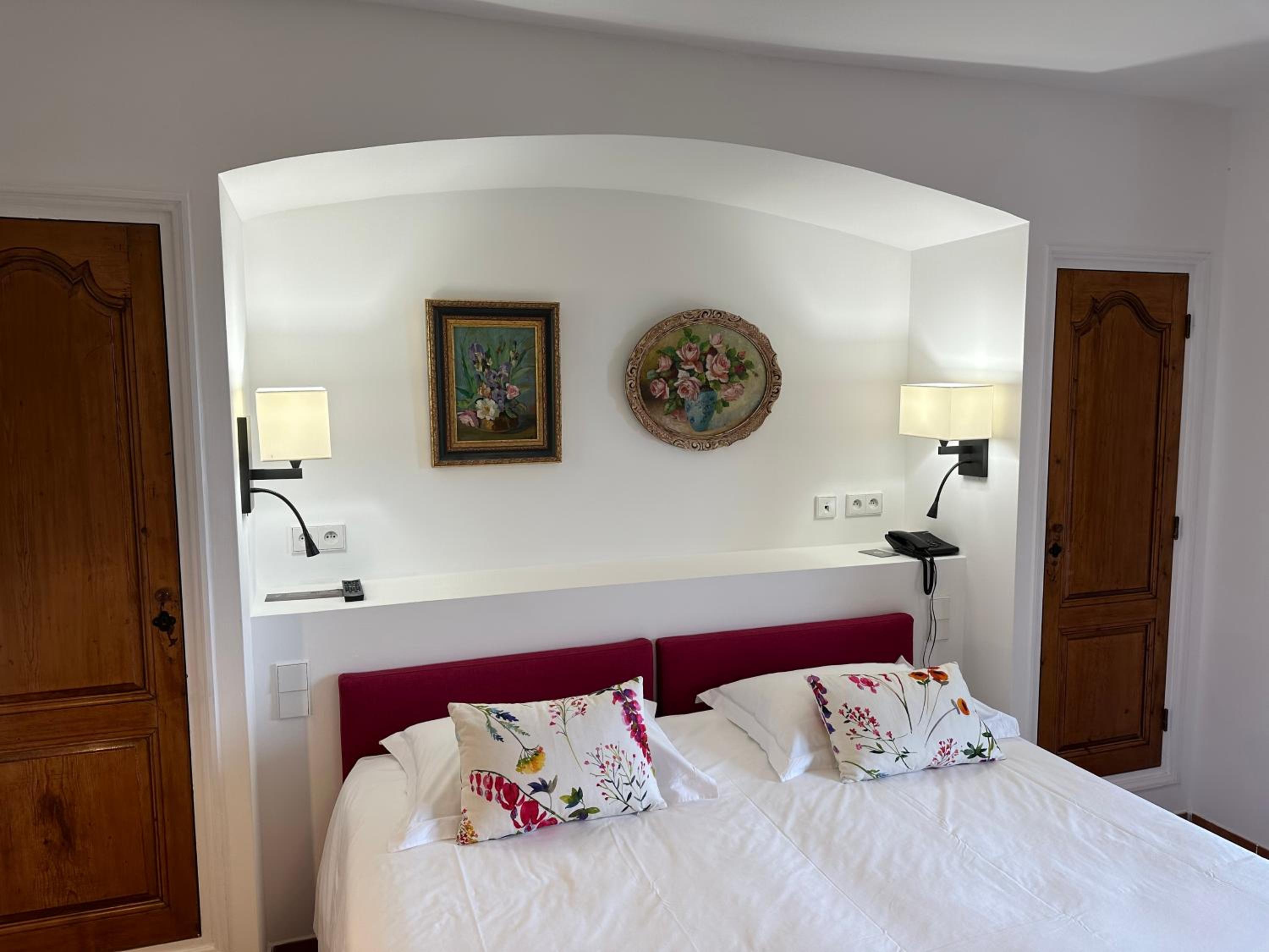 Double Room with Balcony - Photo 6