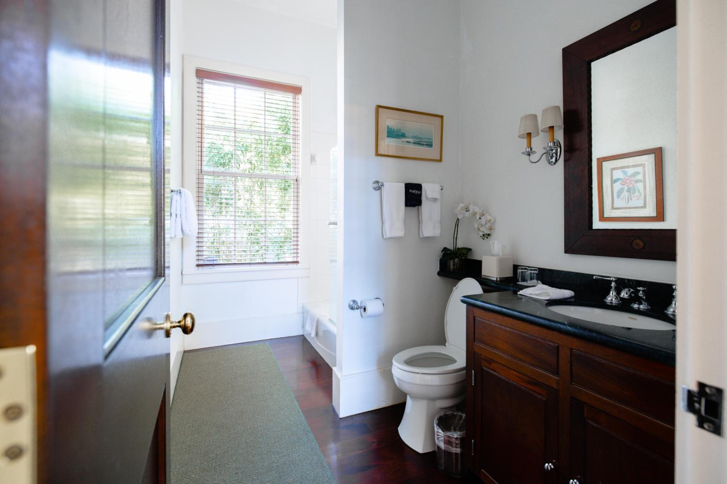 Queen Suite photo 2