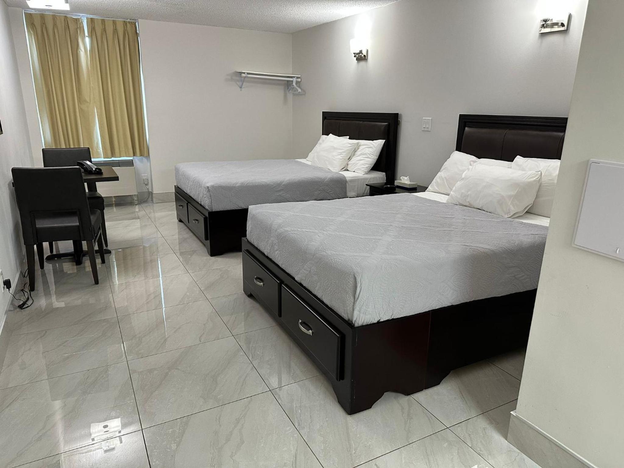 Superior Queen Room with Two Queen Beds - Newly Renovated - Photo 3