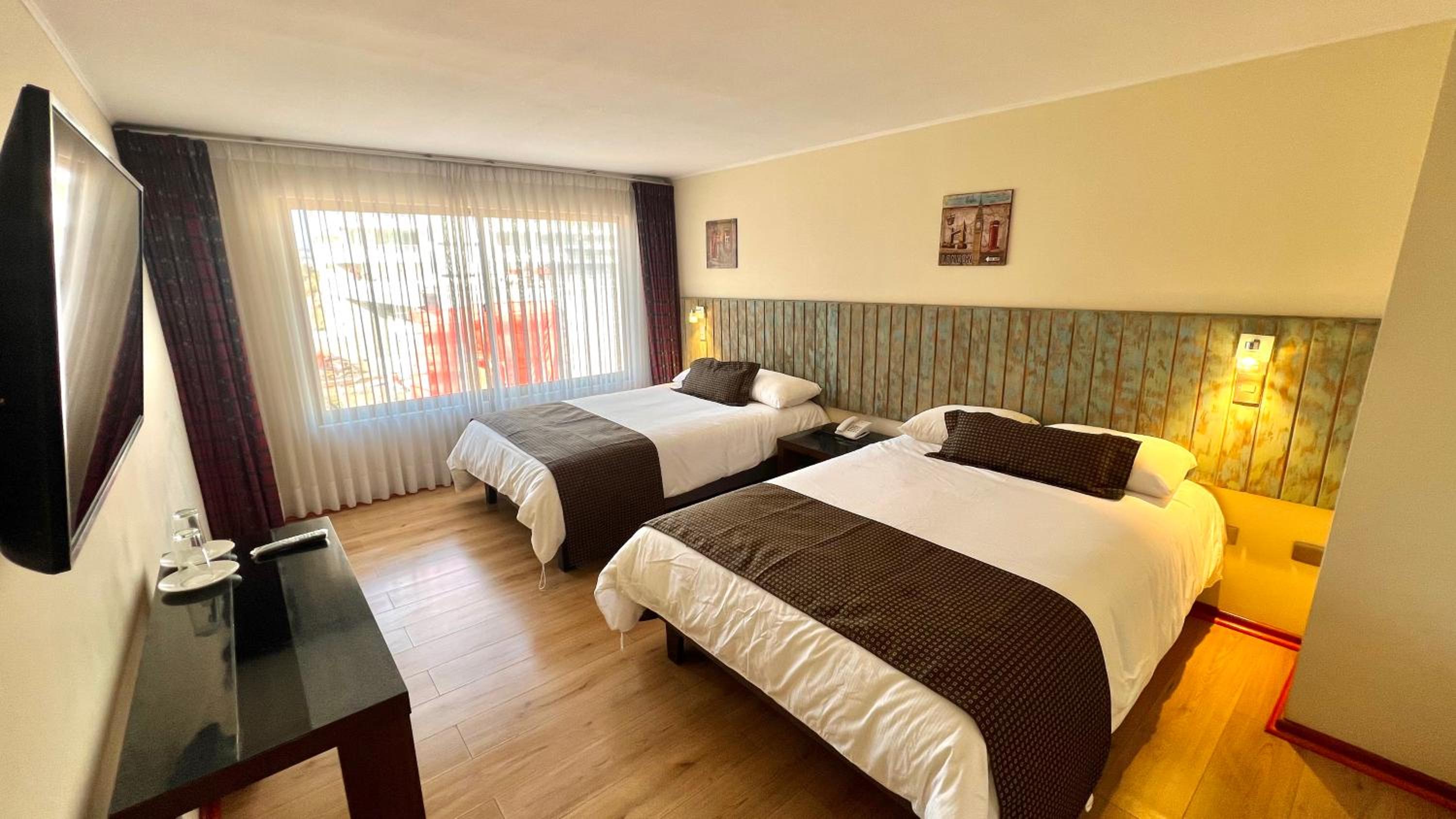 Superior Twin Room with City View photo 3