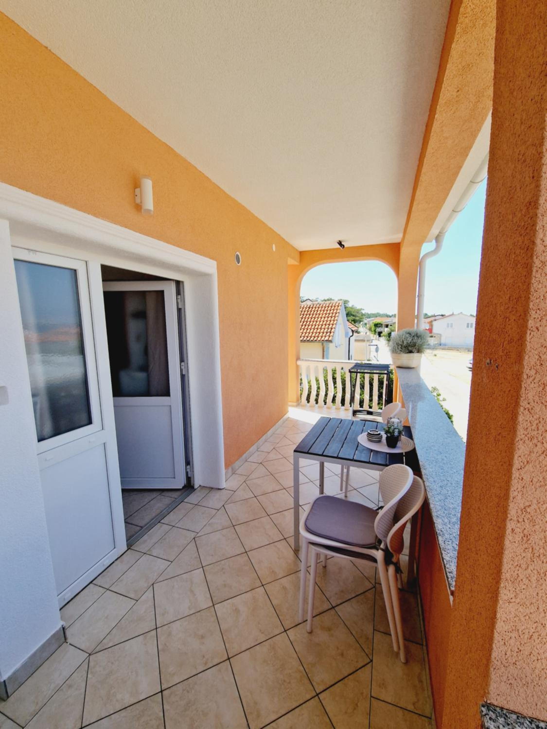 Apartment - Photo 32