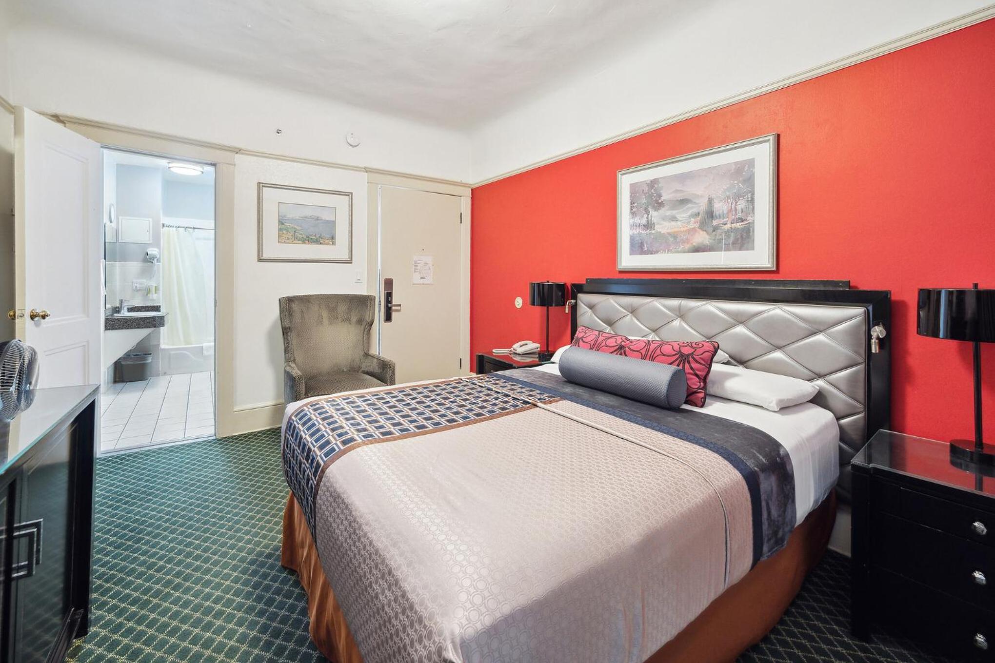 Queen Room - Photo 1