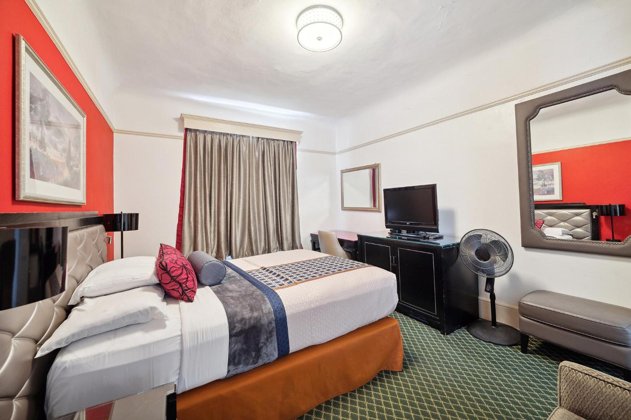 Queen Room - Photo 5