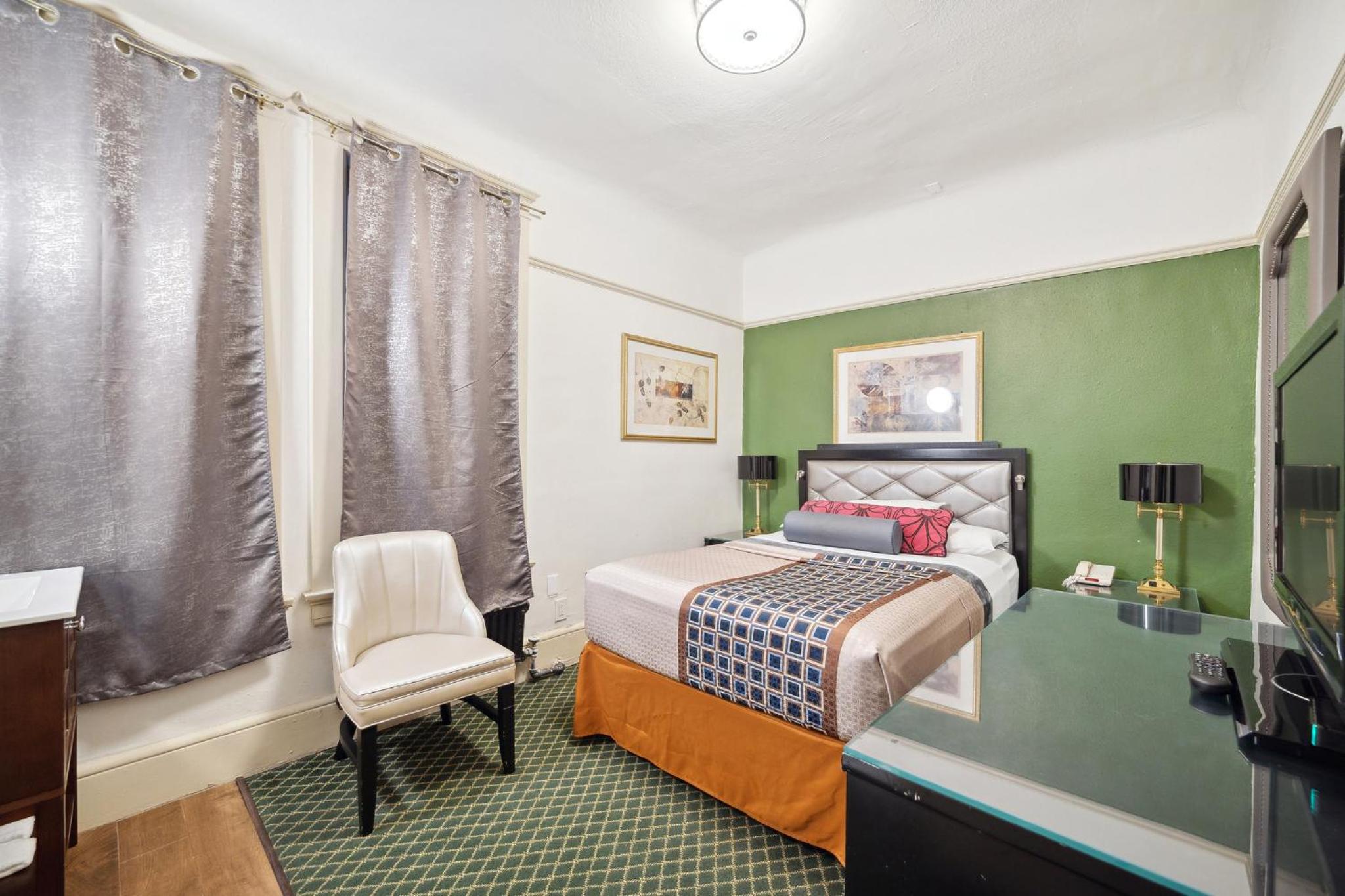 Standard with One Full Size Bed - Photo 5