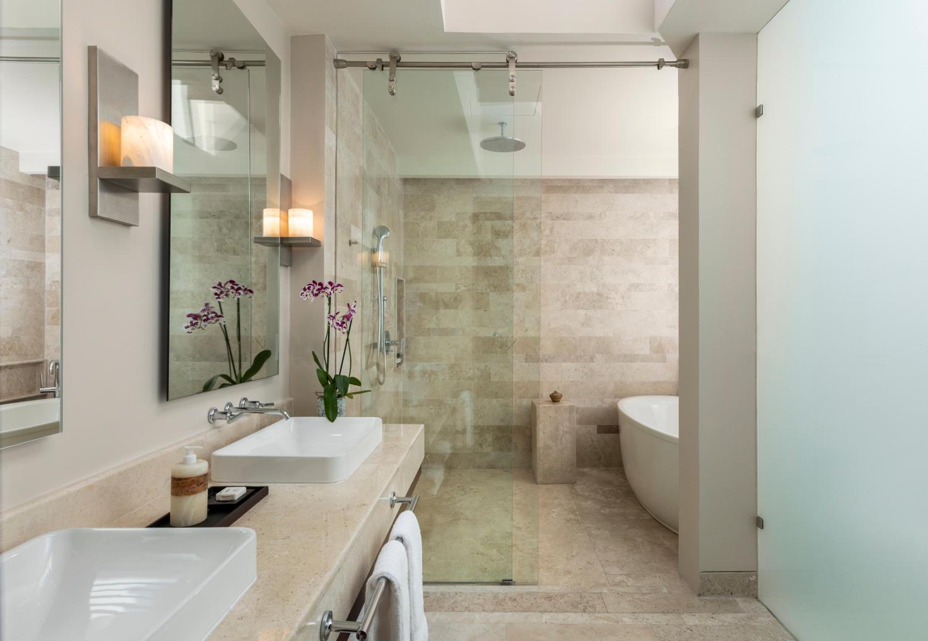 Three-Bedroom Penthouse Villa - Photo 5