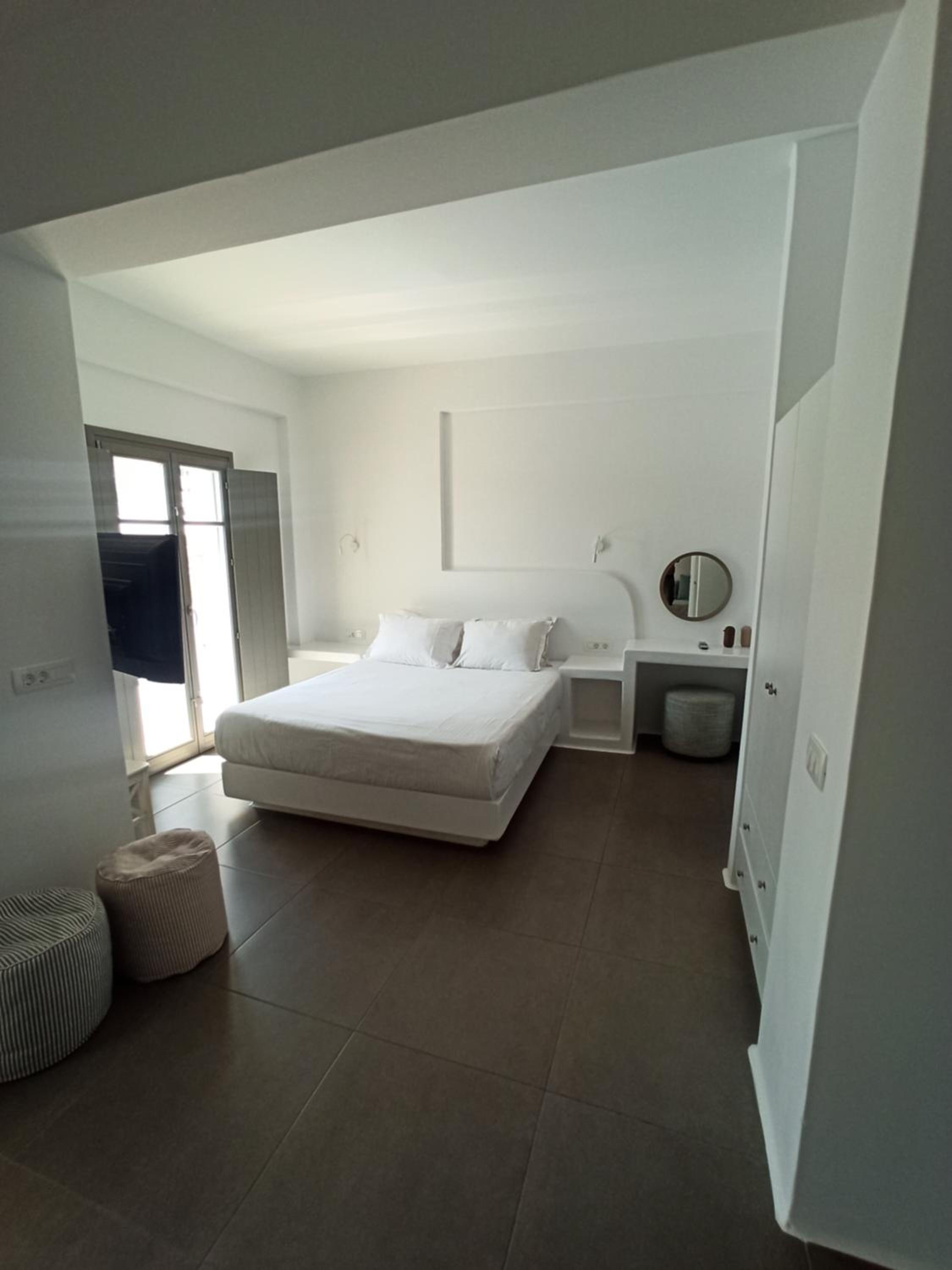 Suite with Private Pool - Photo 27