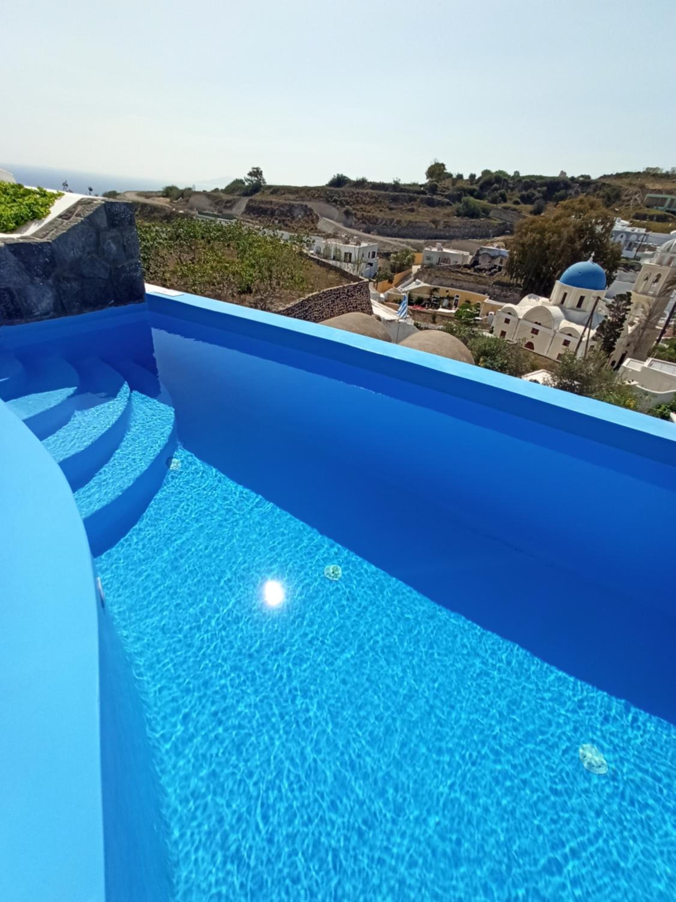 Suite with Private Pool - Photo 43
