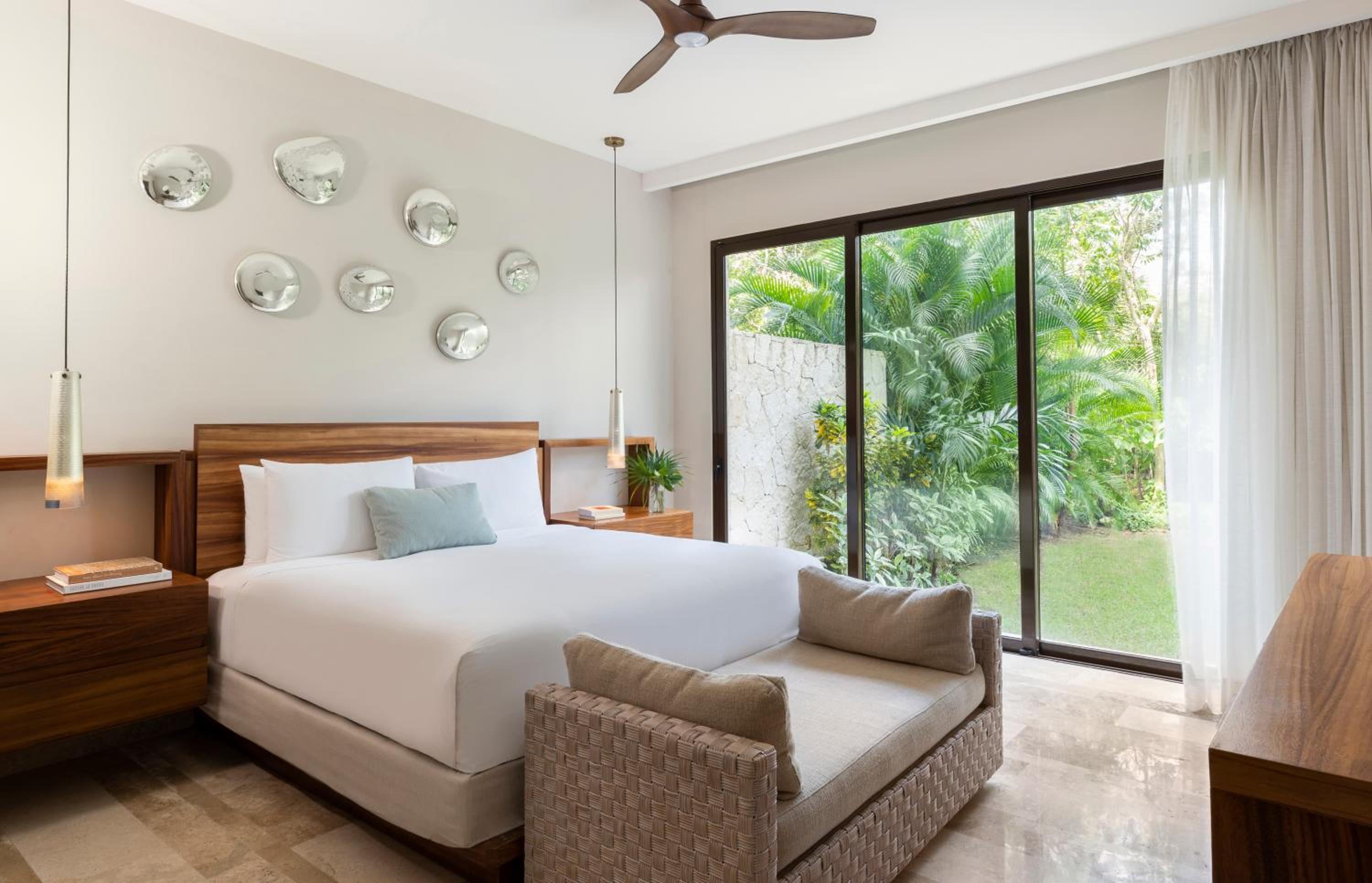 Three-Bedroom Villa with Garden - Photo 1