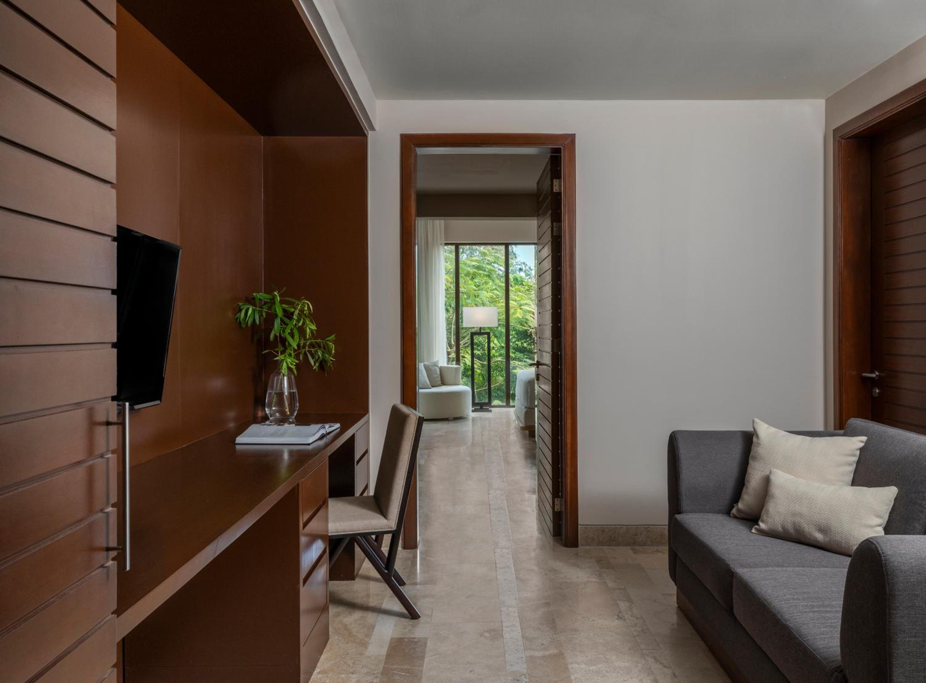 Three-Bedroom Villa - Photo 2
