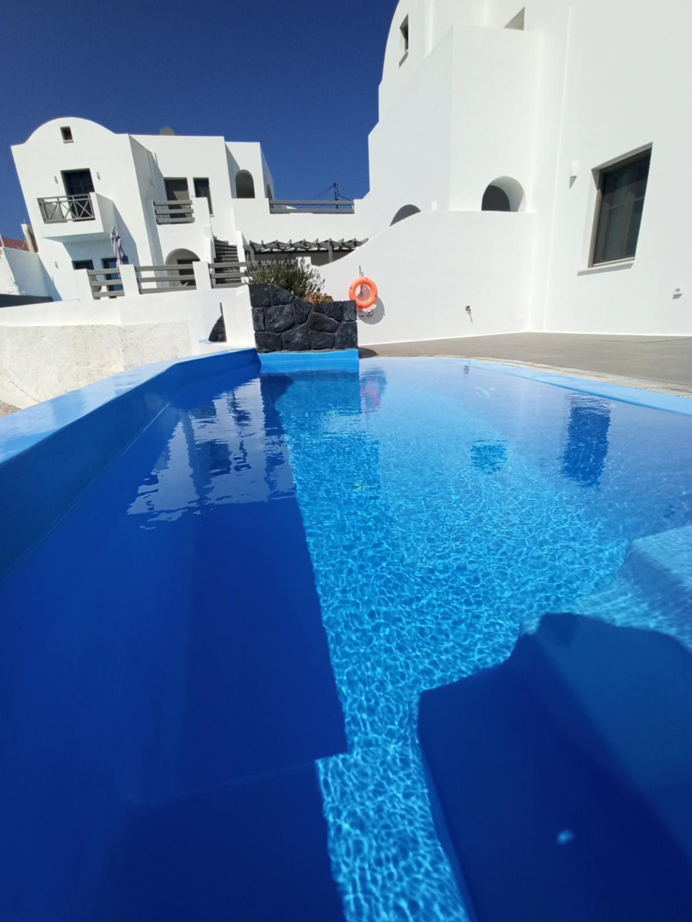 Suite with Private Pool - Photo 25