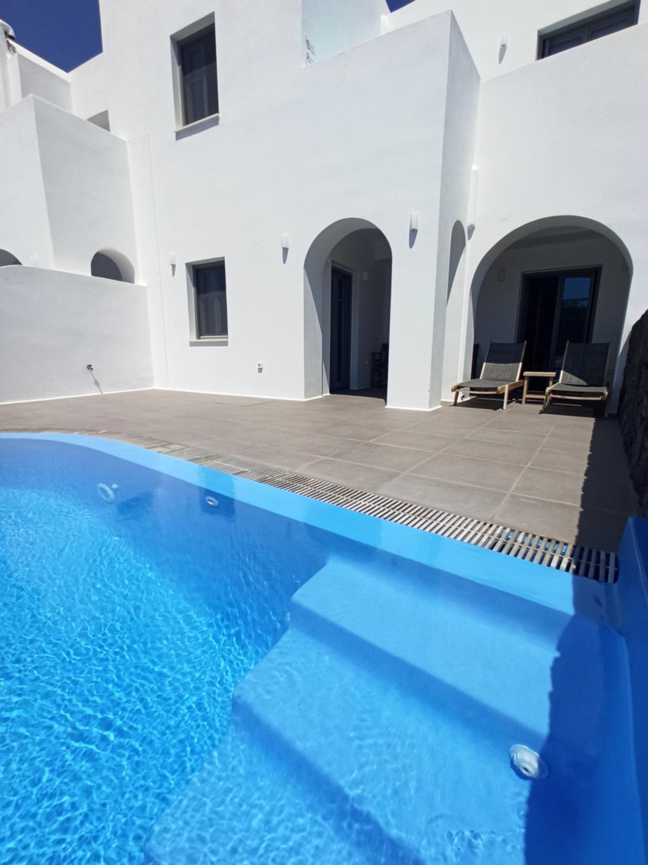 Suite with Private Pool - Photo 4