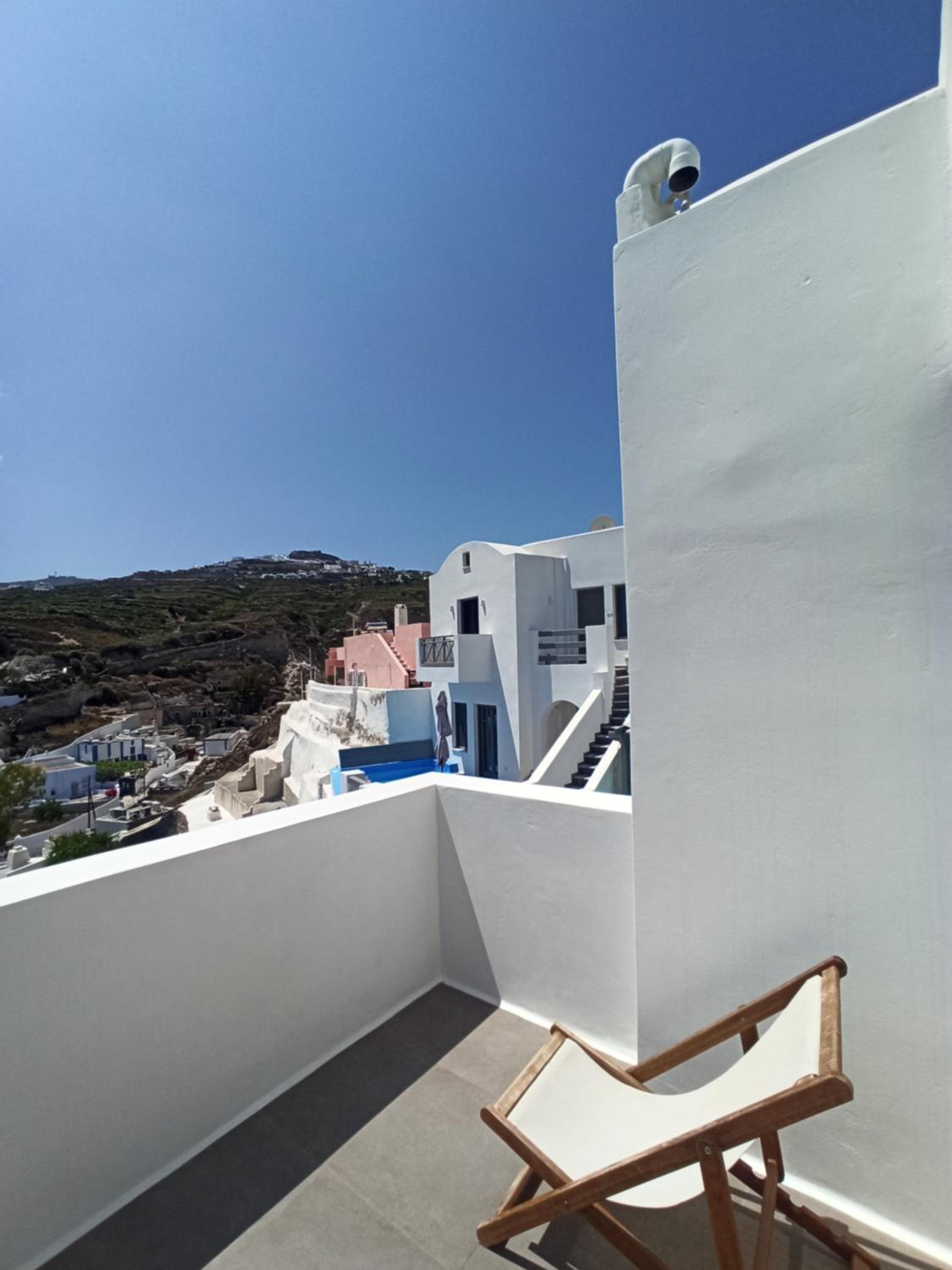 Double or Twin Room without pool access - Photo 5