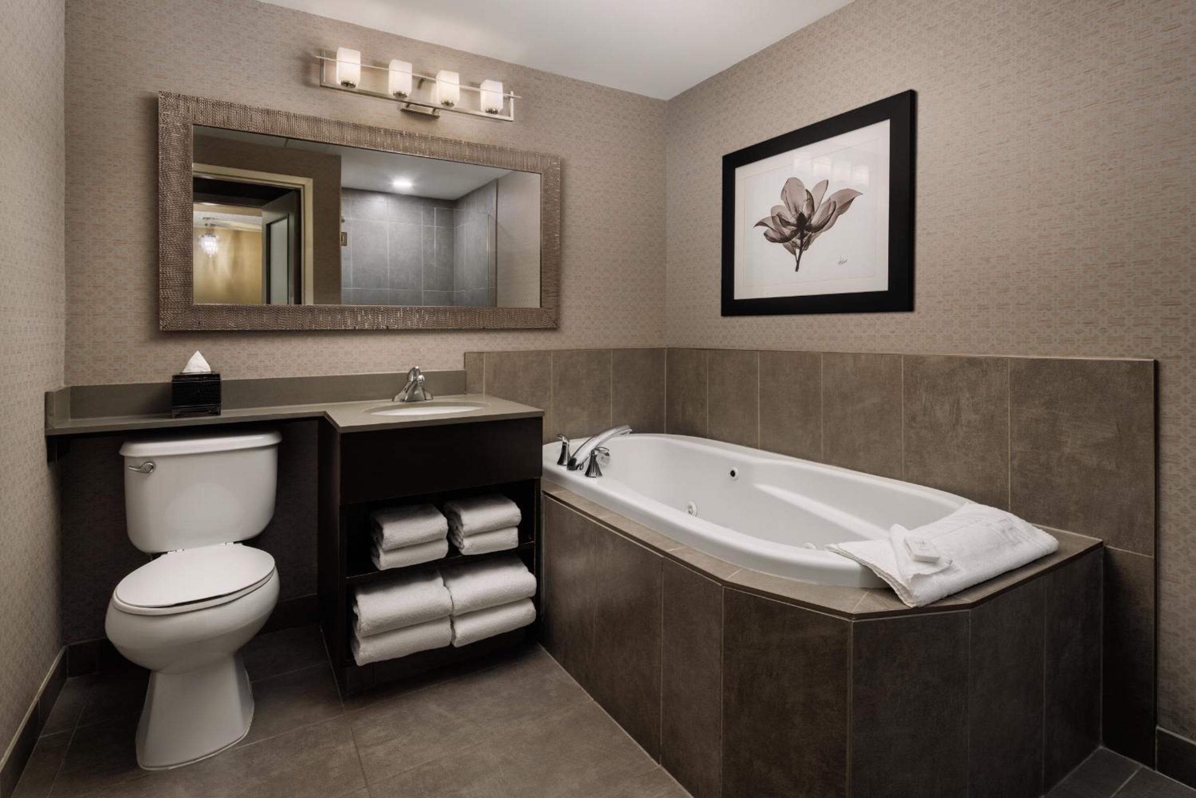Studio with Spa Bath