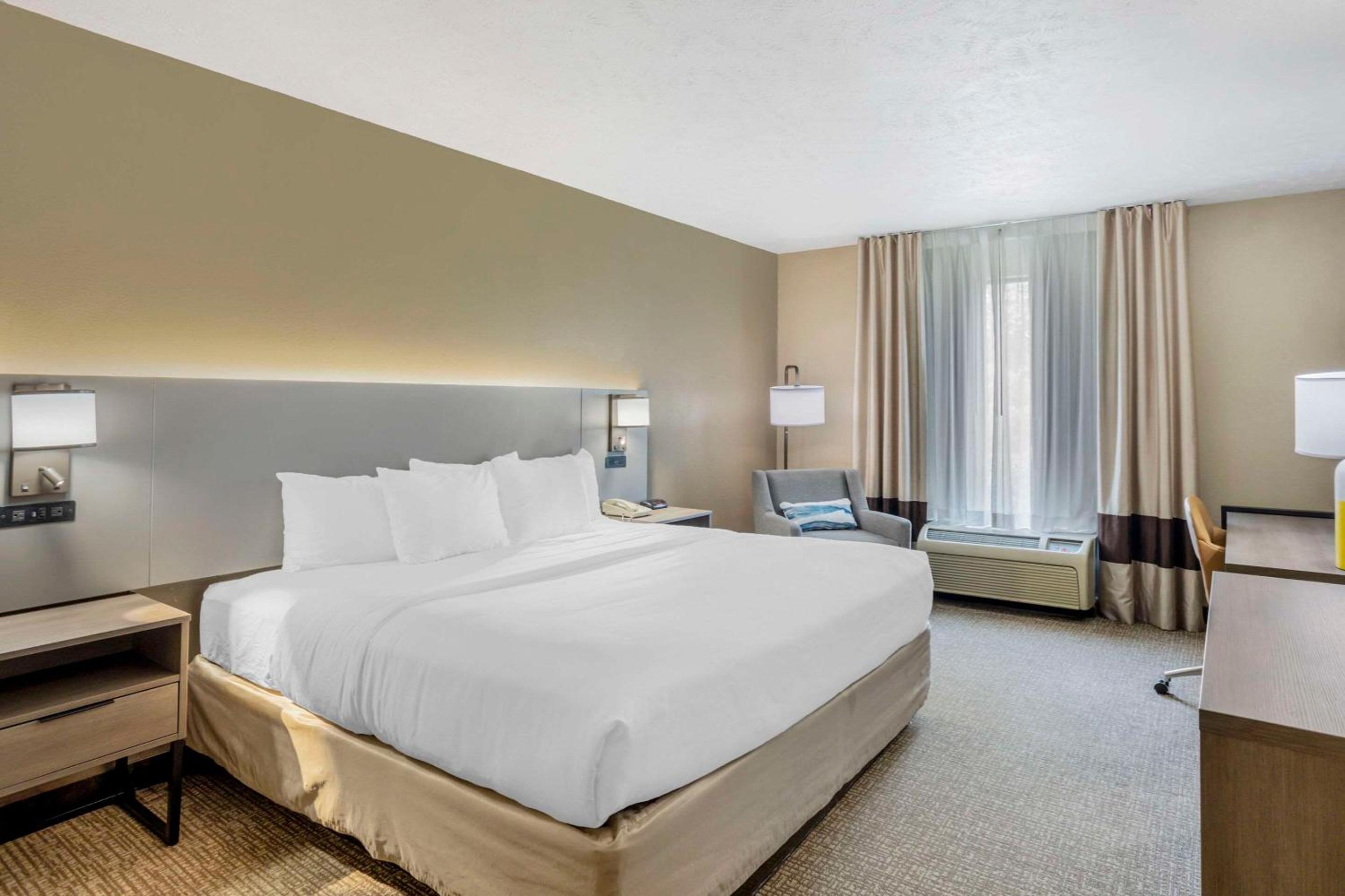 King Room - Disability Access/Non-Smoking - Photo 3