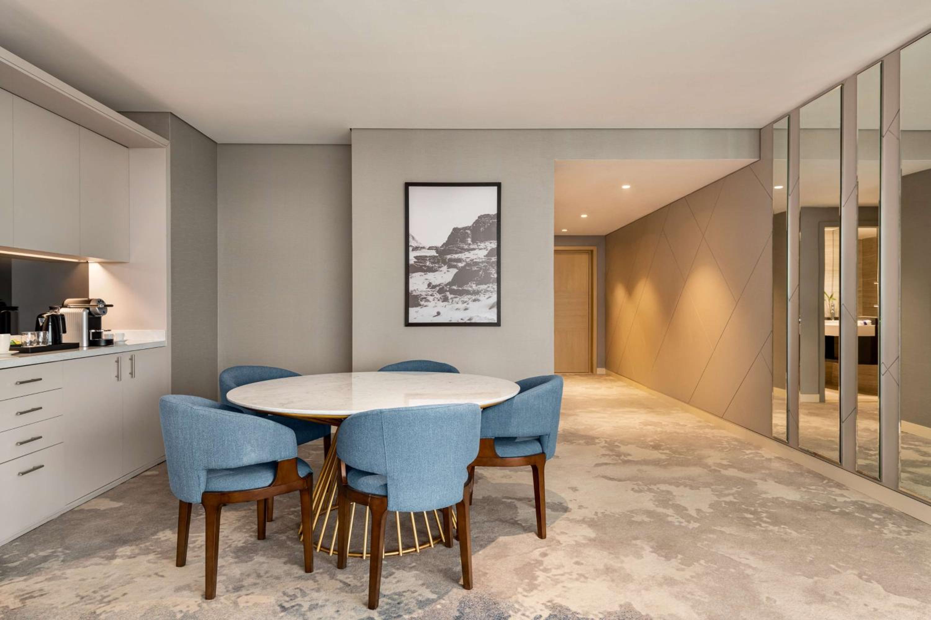 Deluxe Suite - Lounge Access - Photo 4