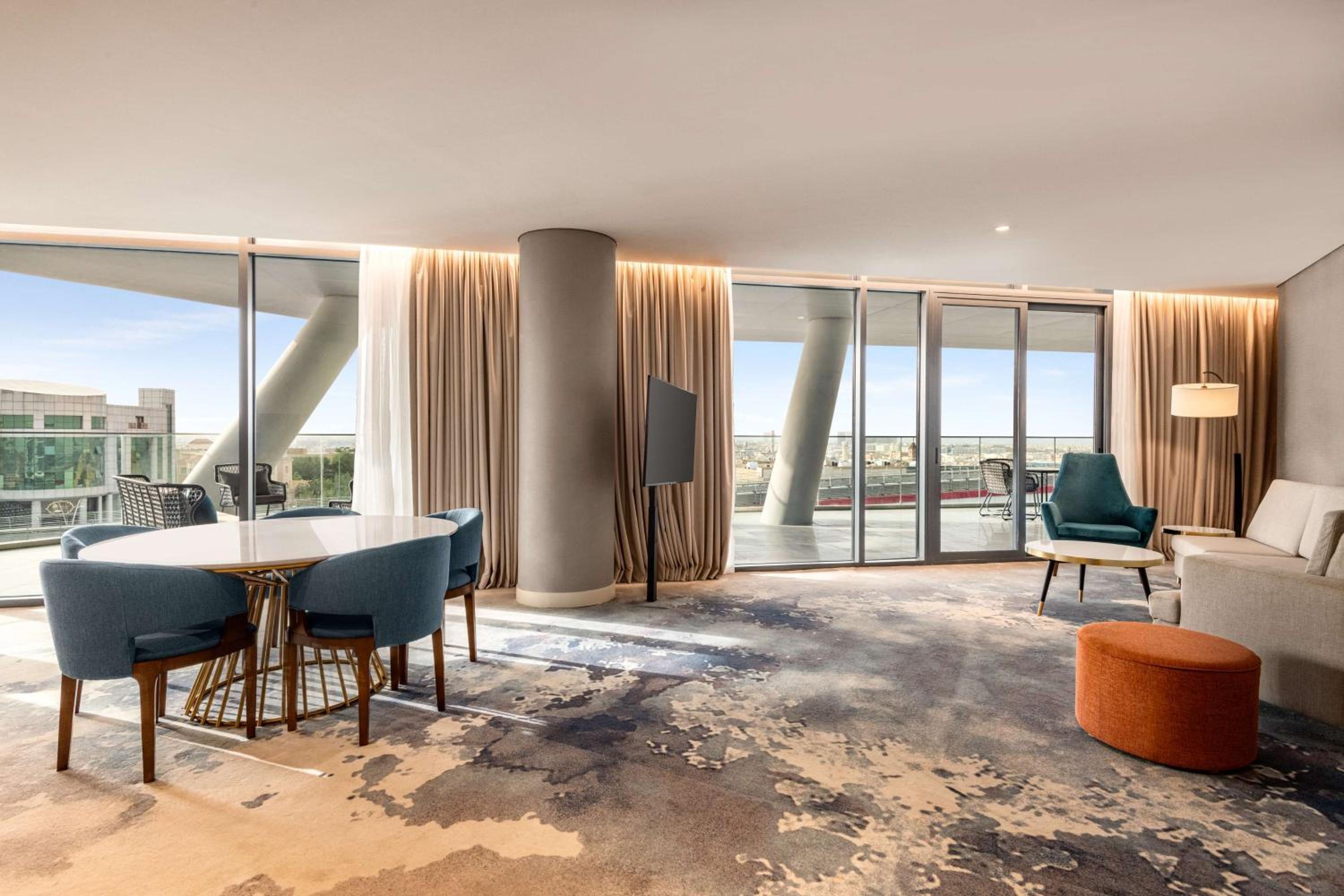 Royal Suite - Balcony - Lounge Access - Photo 7
