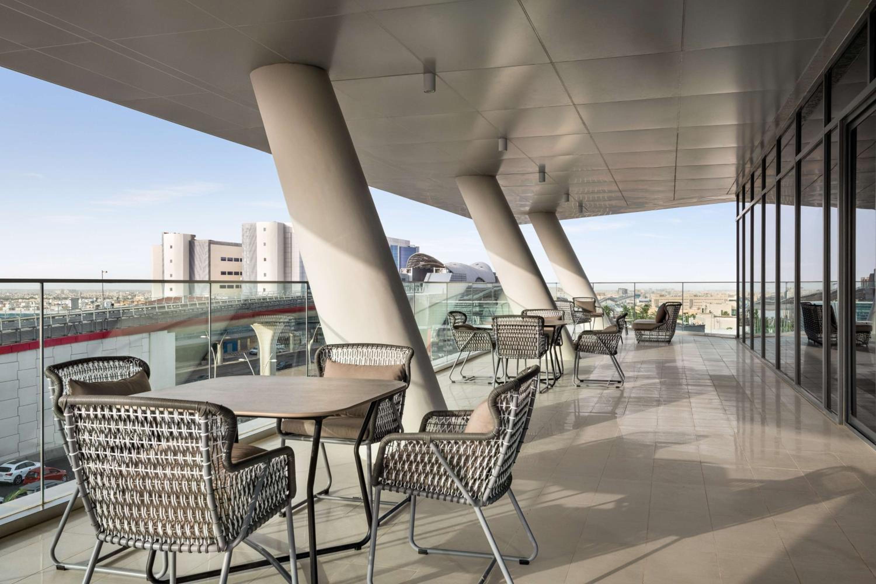 Royal Suite - Balcony - Lounge Access - Photo 5