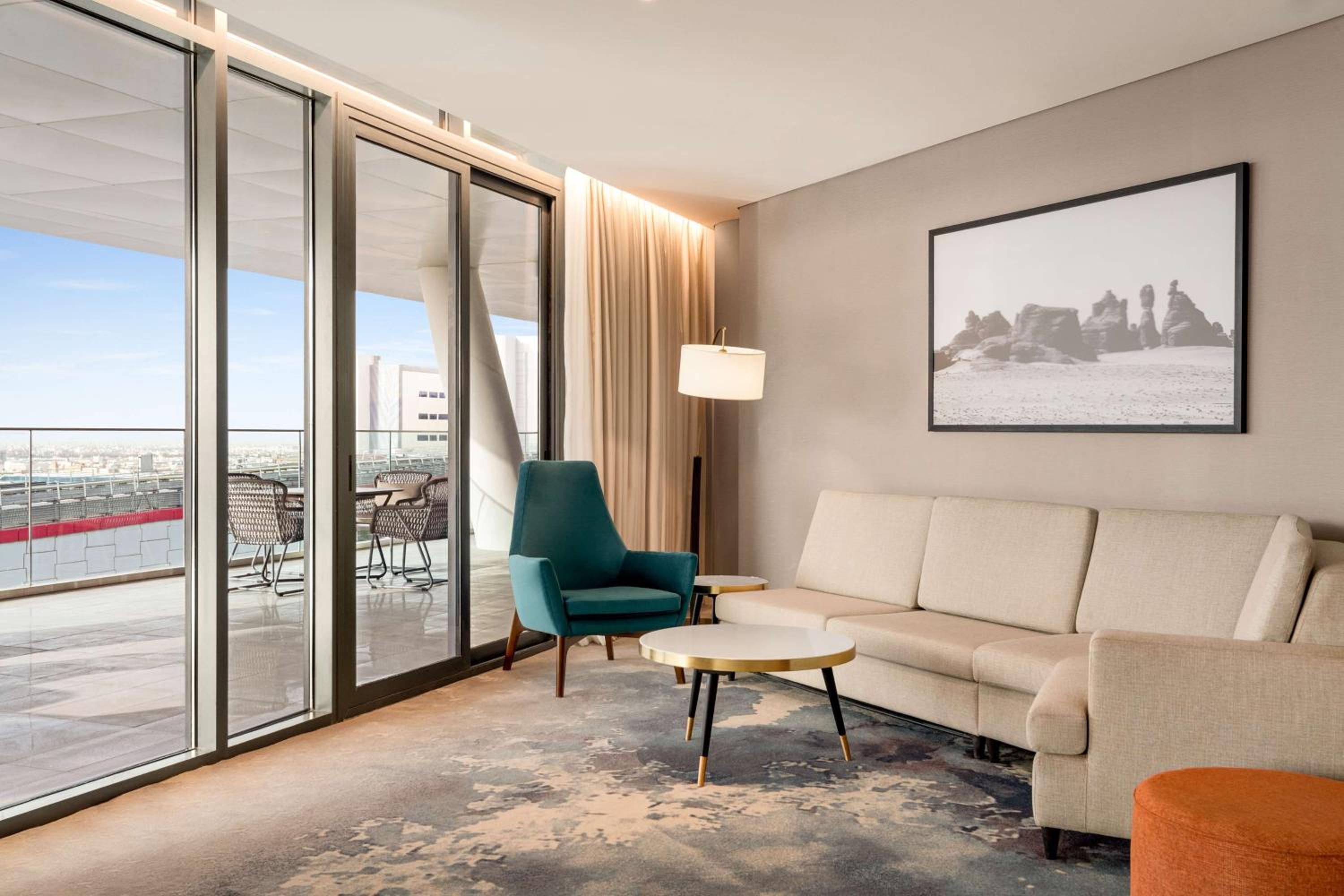 Royal Suite - Balcony - Lounge Access - Photo 8