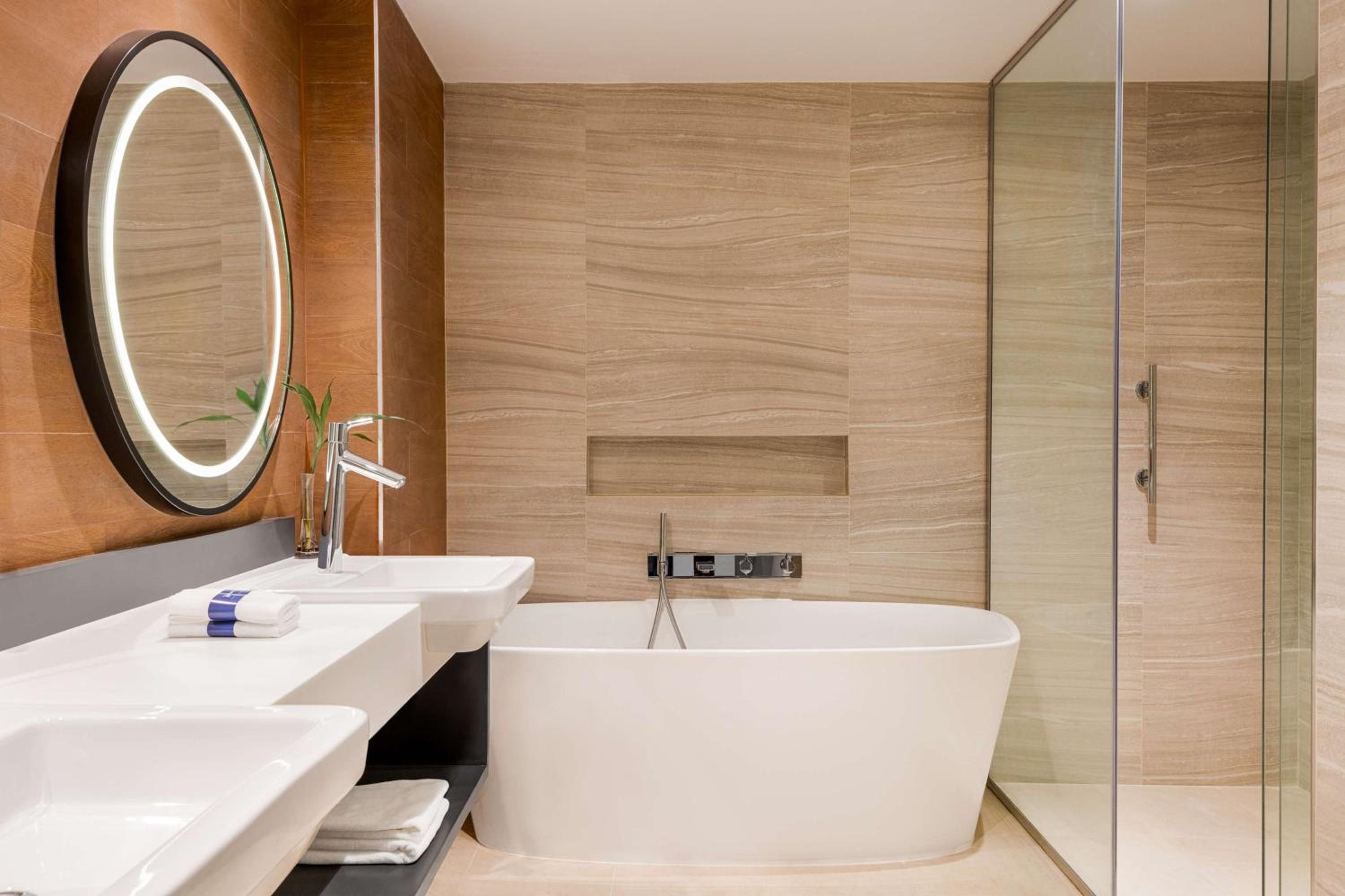 Royal Suite - Balcony - Lounge Access - Photo 4
