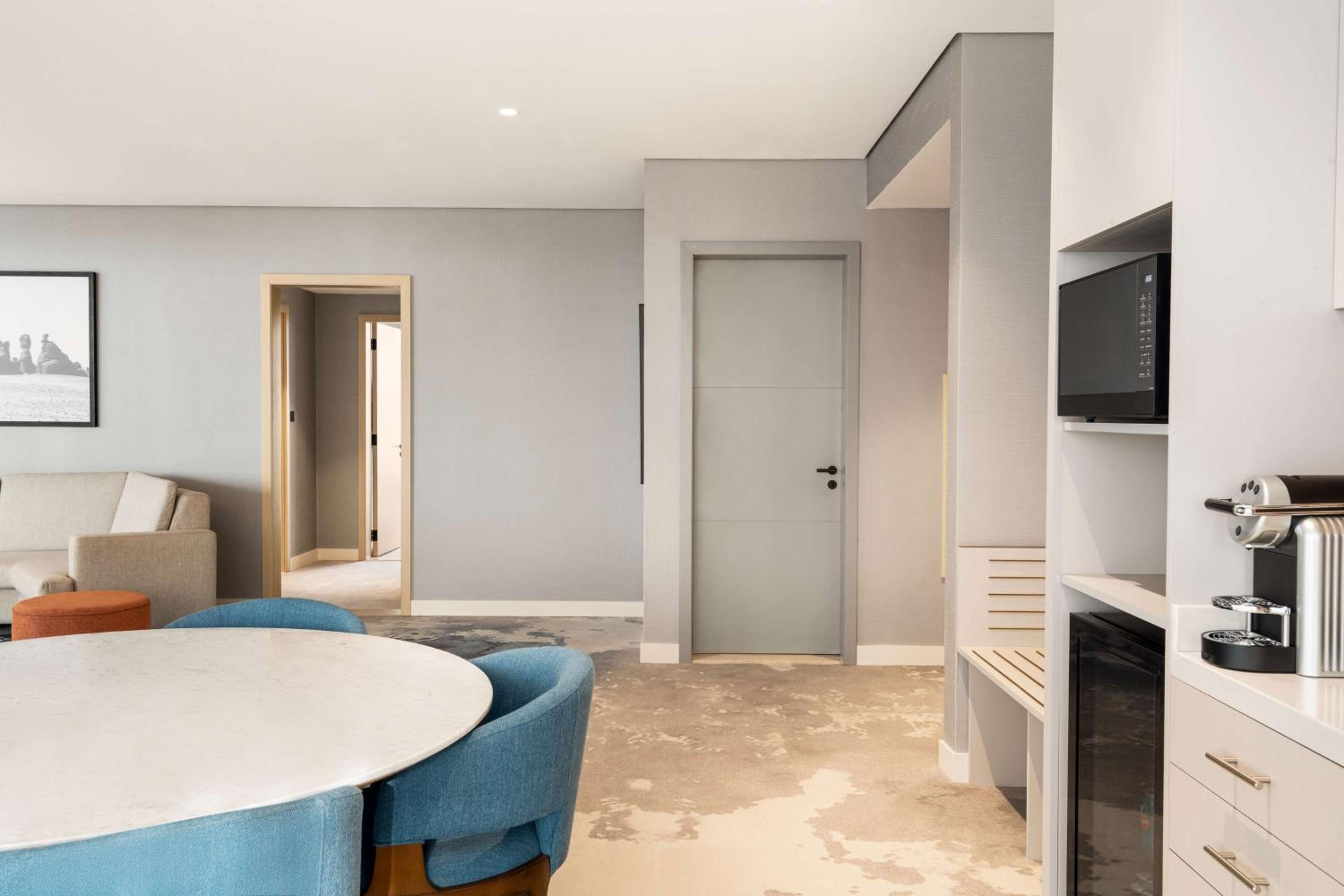 Royal Suite - Balcony - Lounge Access - Photo 6
