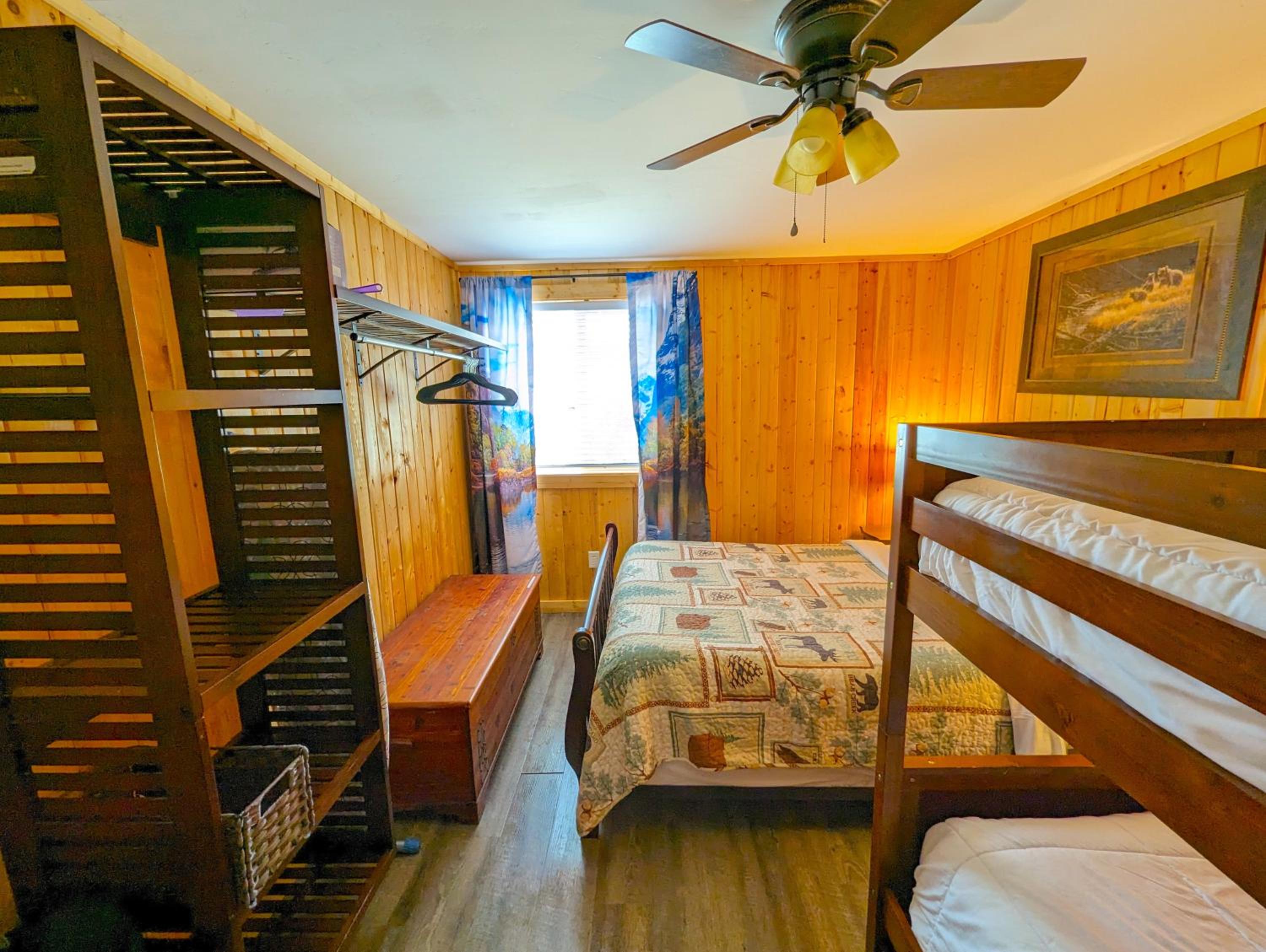 Two-Bedroom House (Cabin 7) photo 2