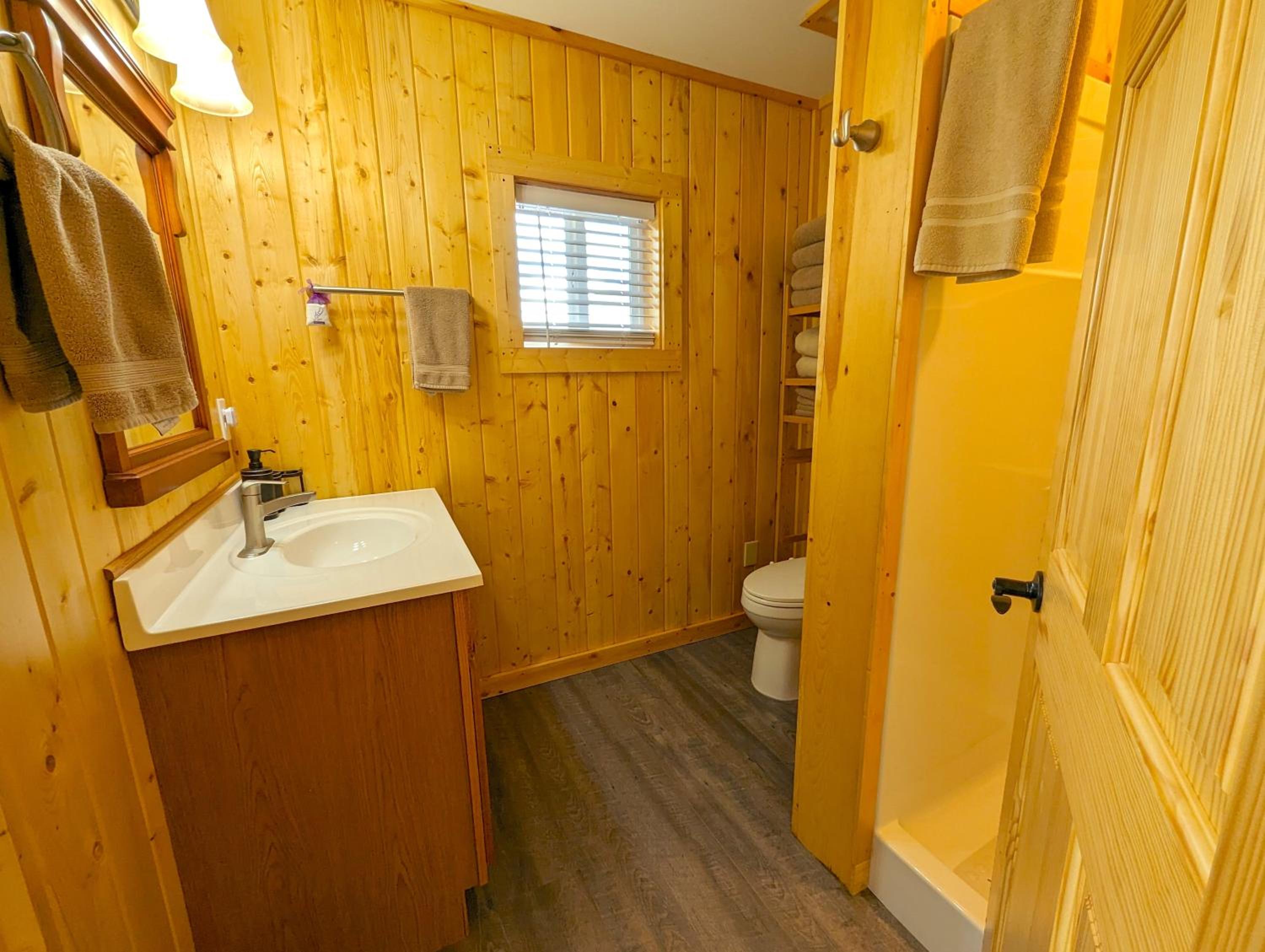 Two-Bedroom House (Cabin 7) photo 3