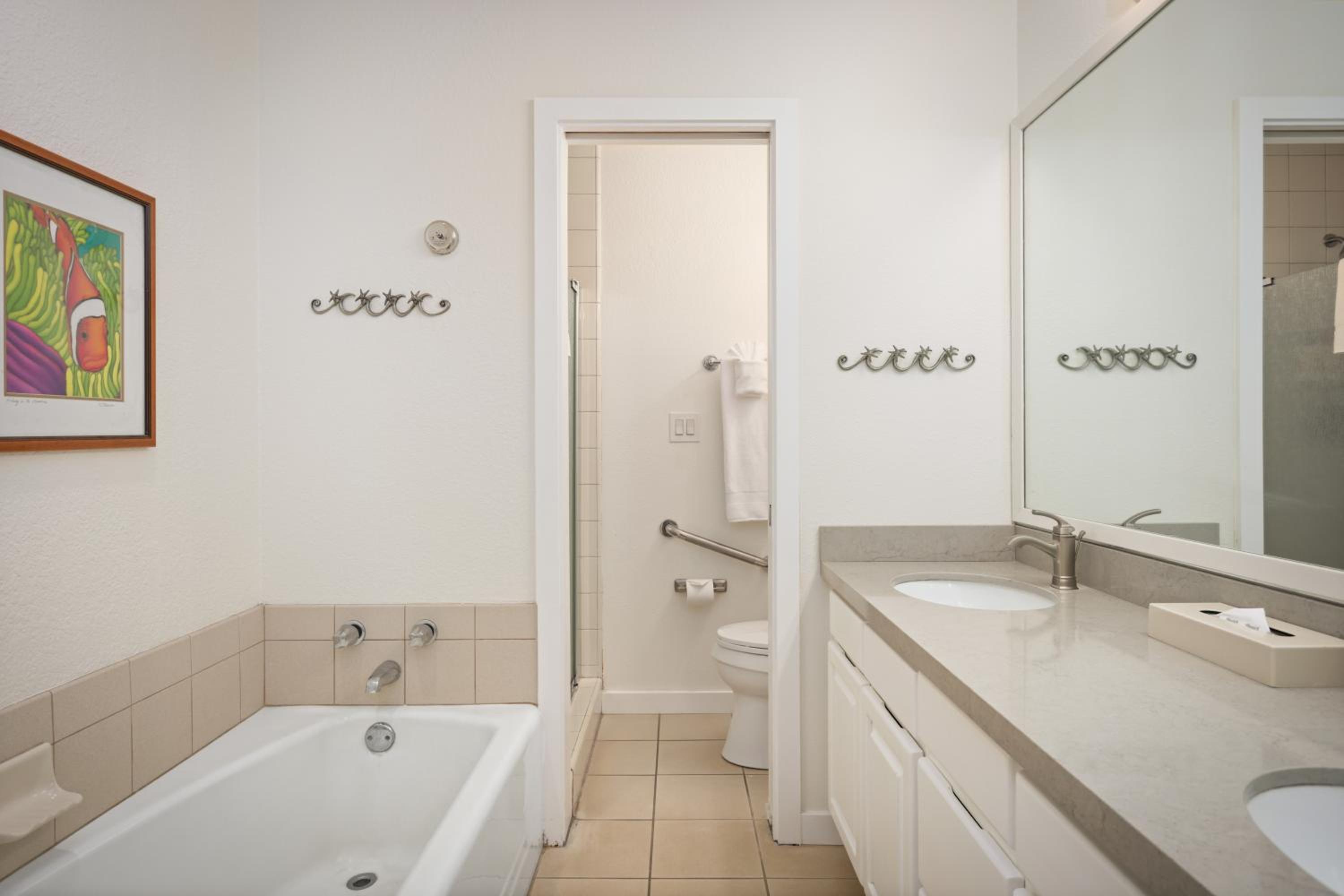One-Bedroom Suite with Garden View - Photo 2