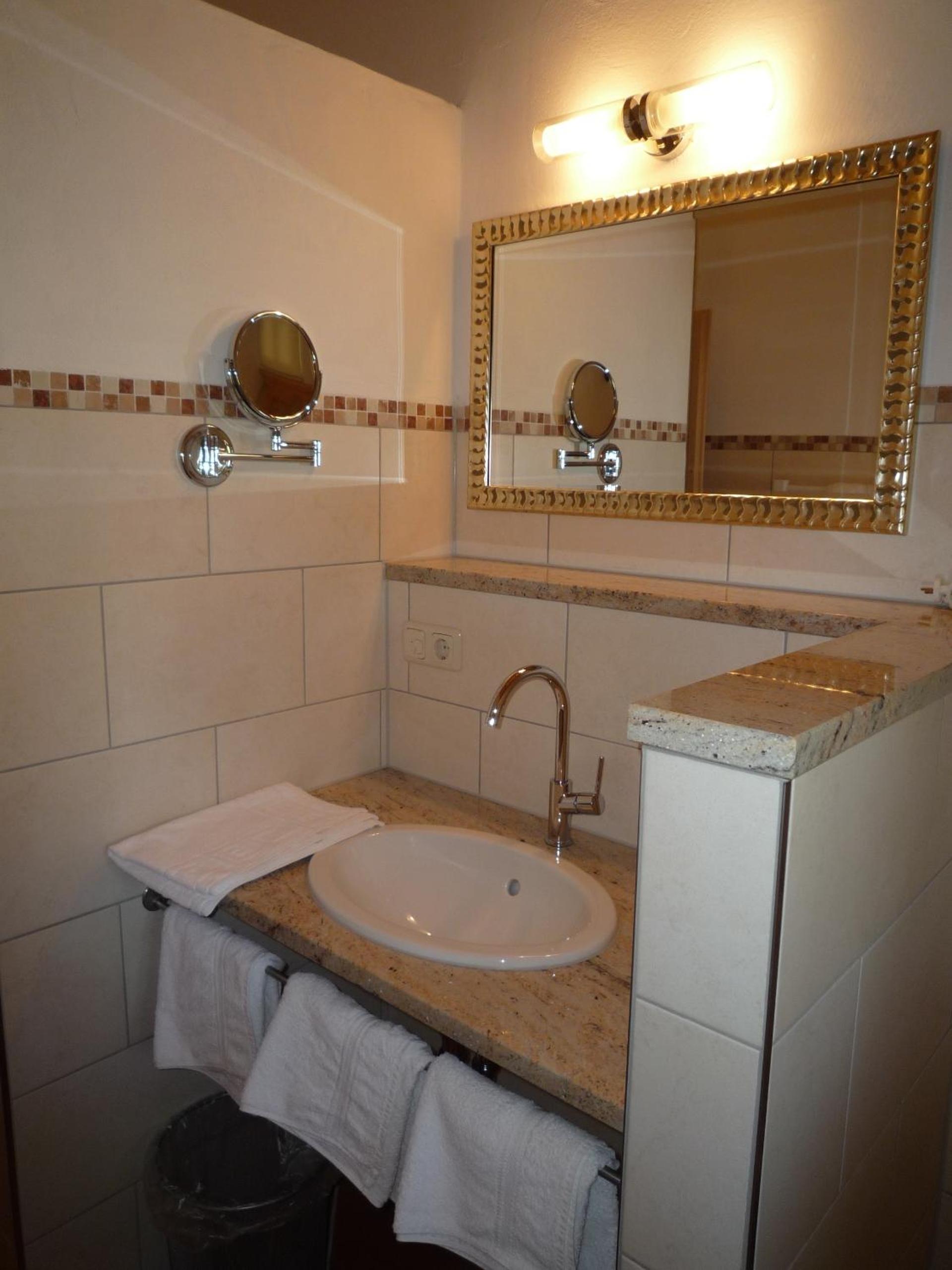 One-Bedroom Apartment with Balcony - No.12 photo 3