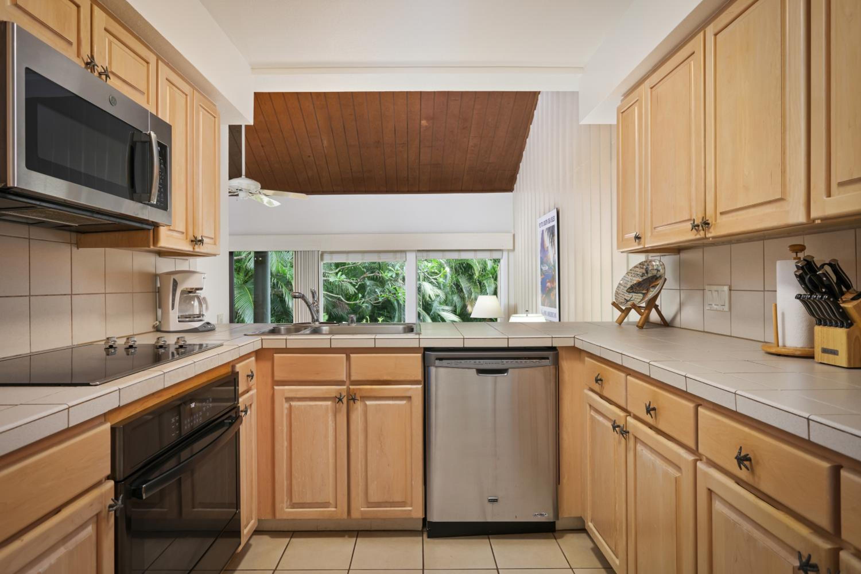One-Bedroom Suite with Garden View - Photo 9