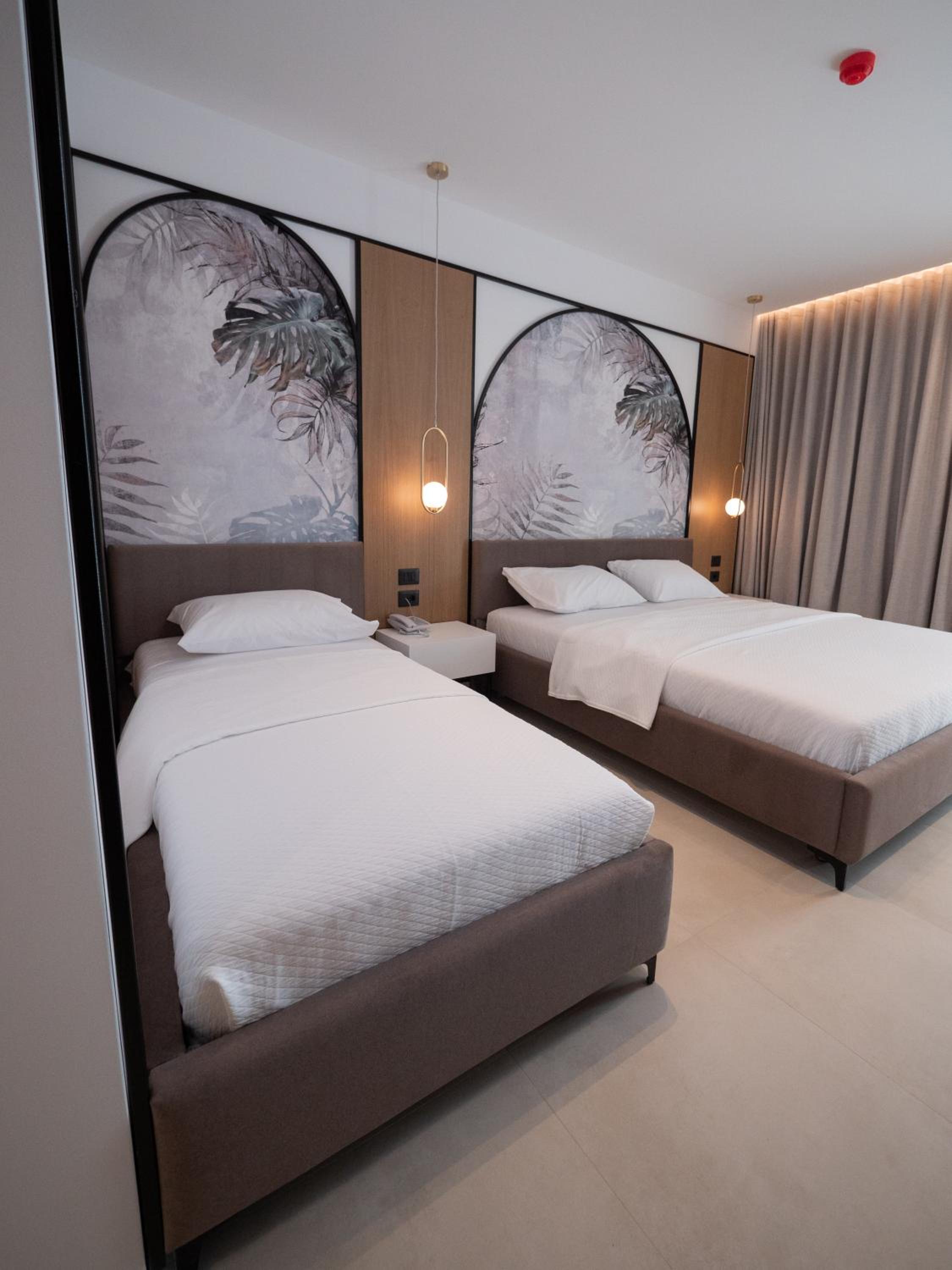 Deluxe Triple Room with Balcony photo 1