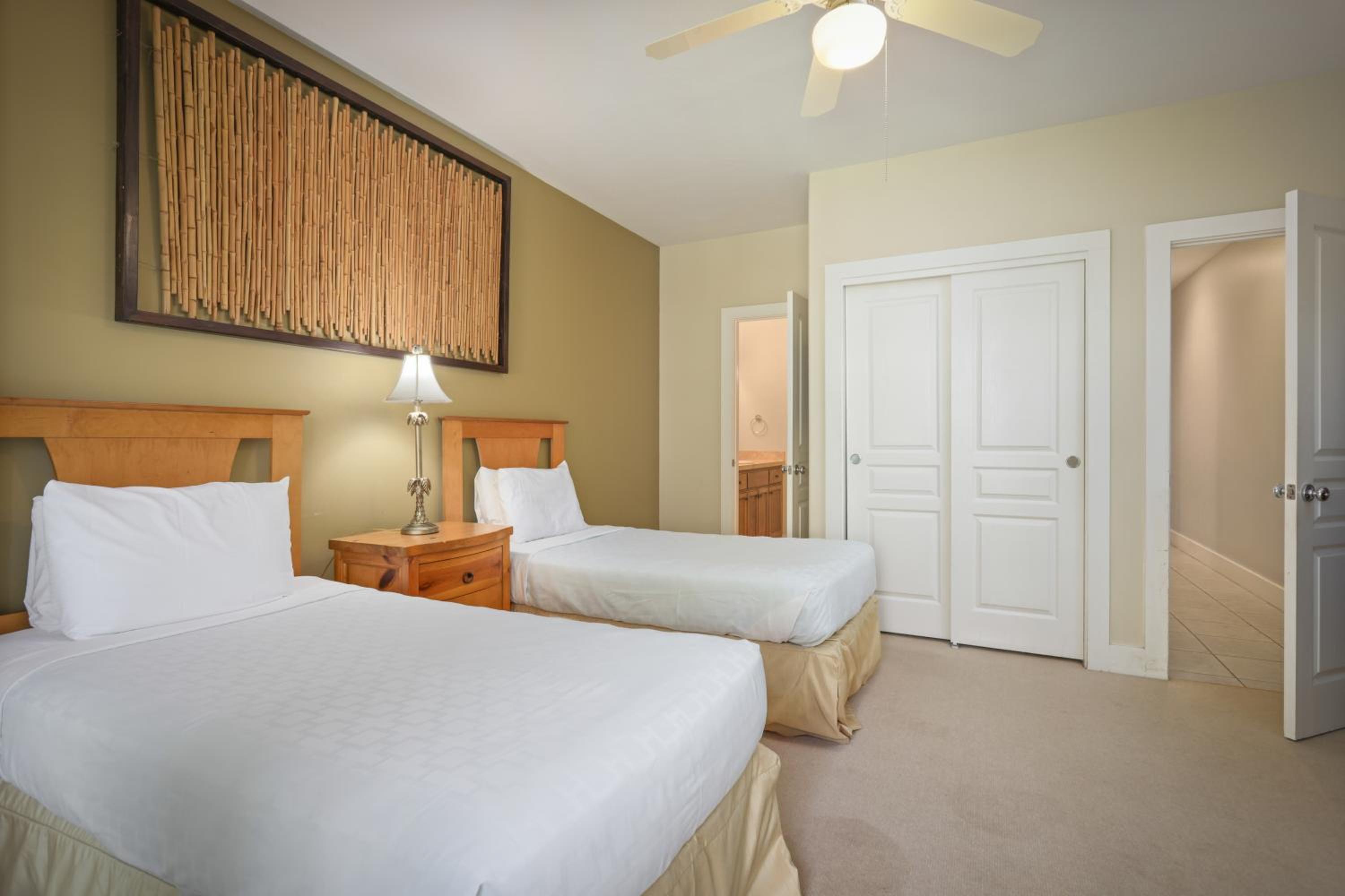 Two-Bedroom Suite with Garden View - Photo 10