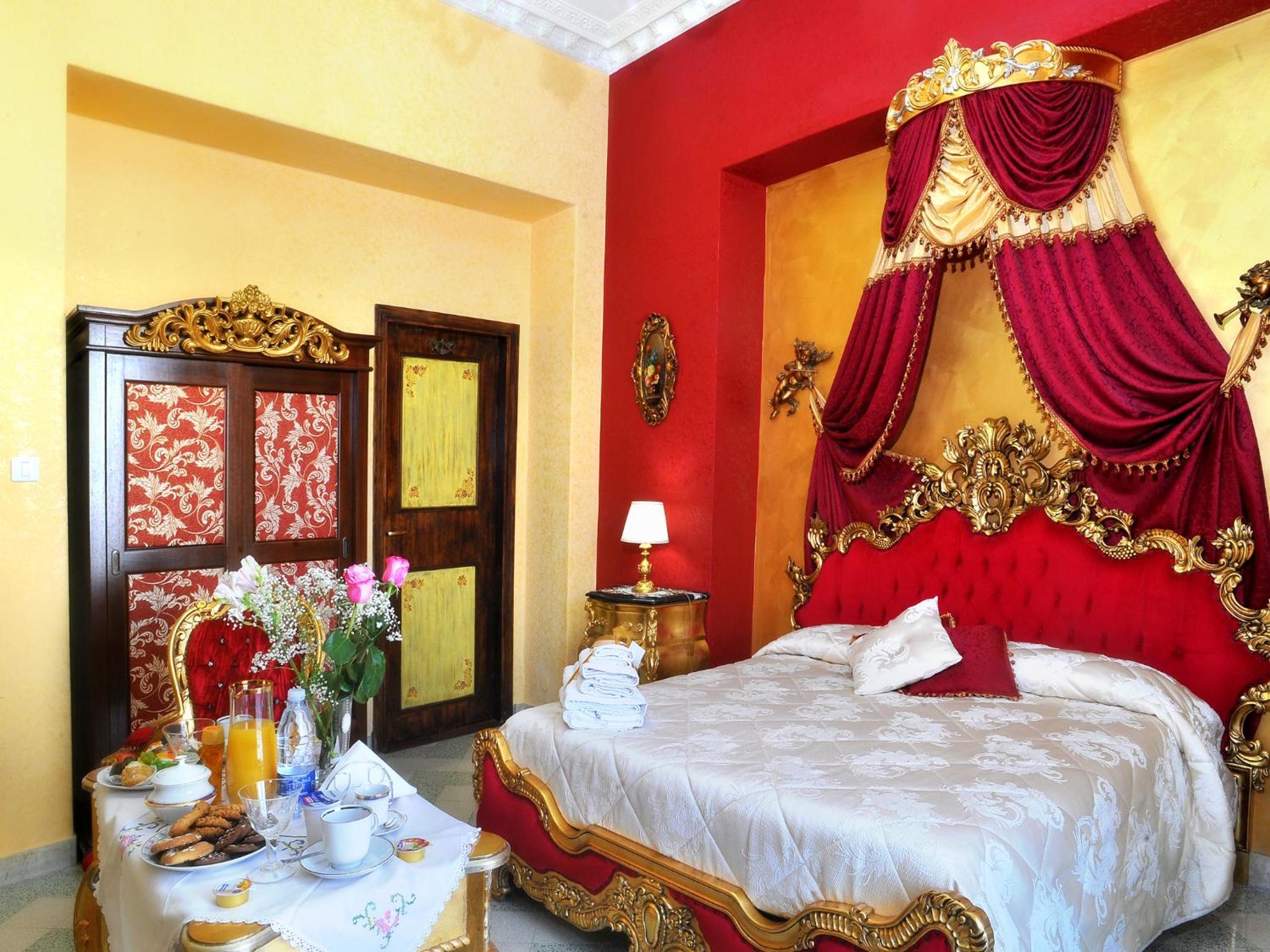 Deluxe Suite with Sea View - Photo 7