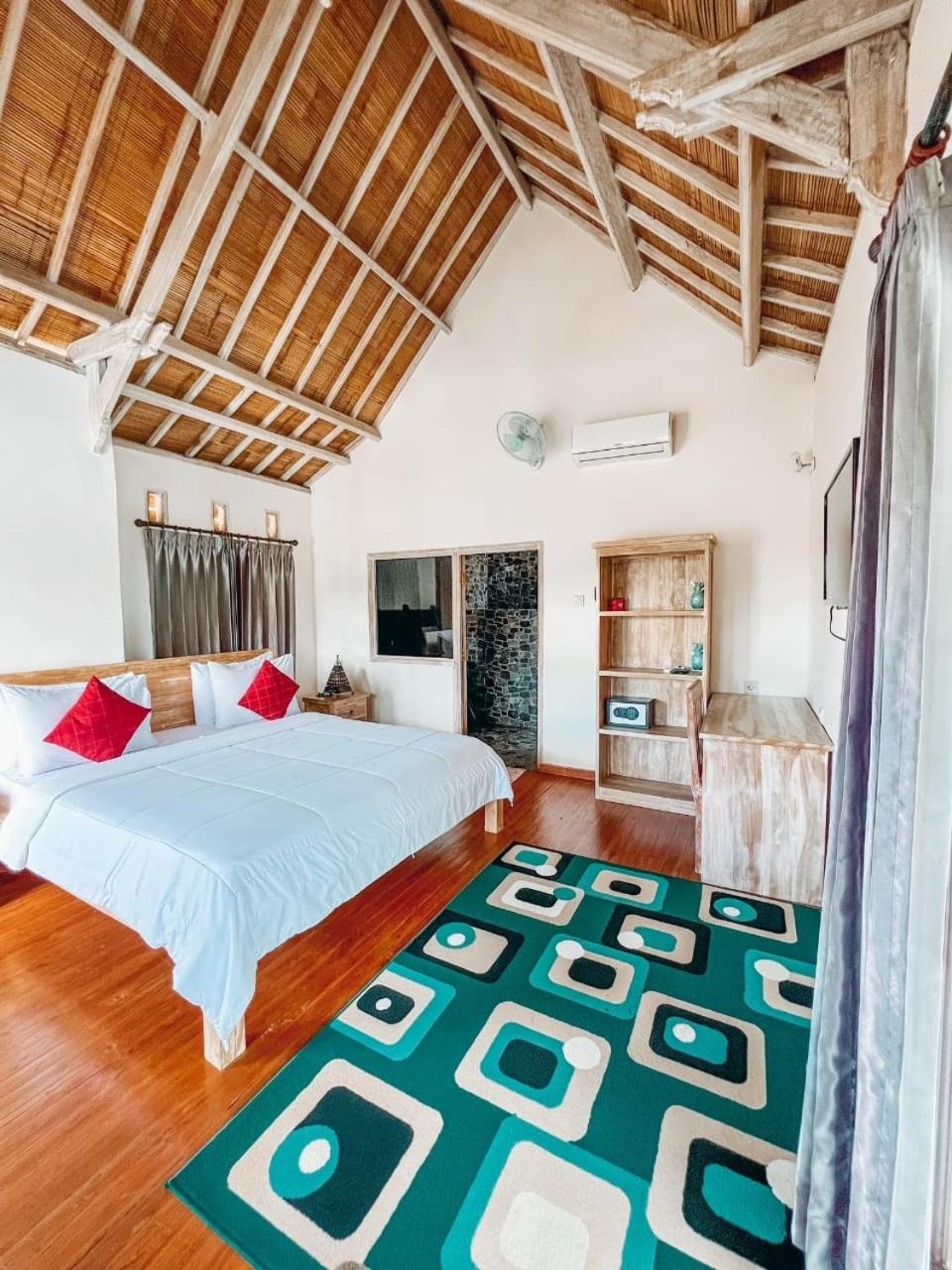 Double Room with Mountain View