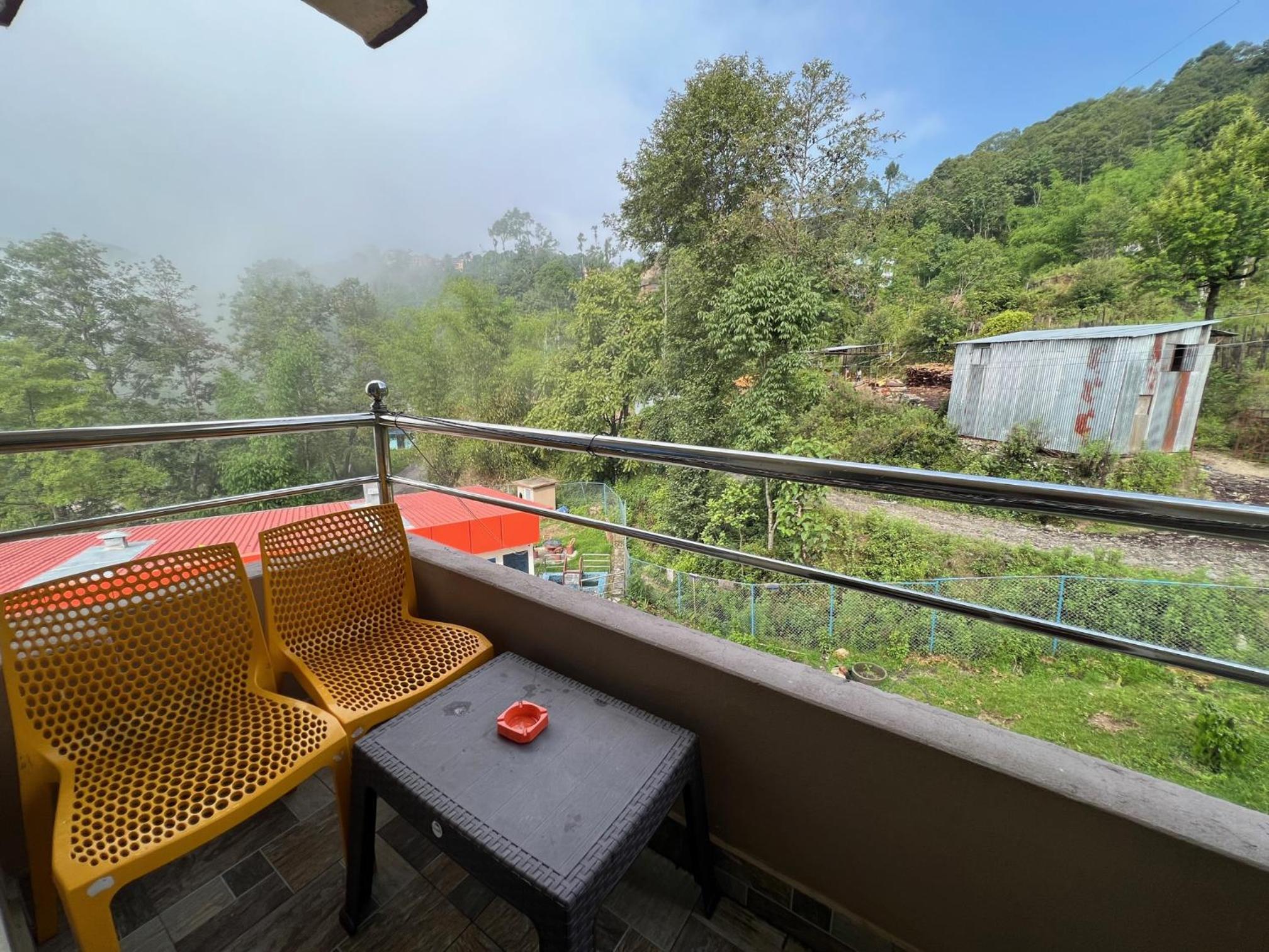 King Room with Balcony photo 2