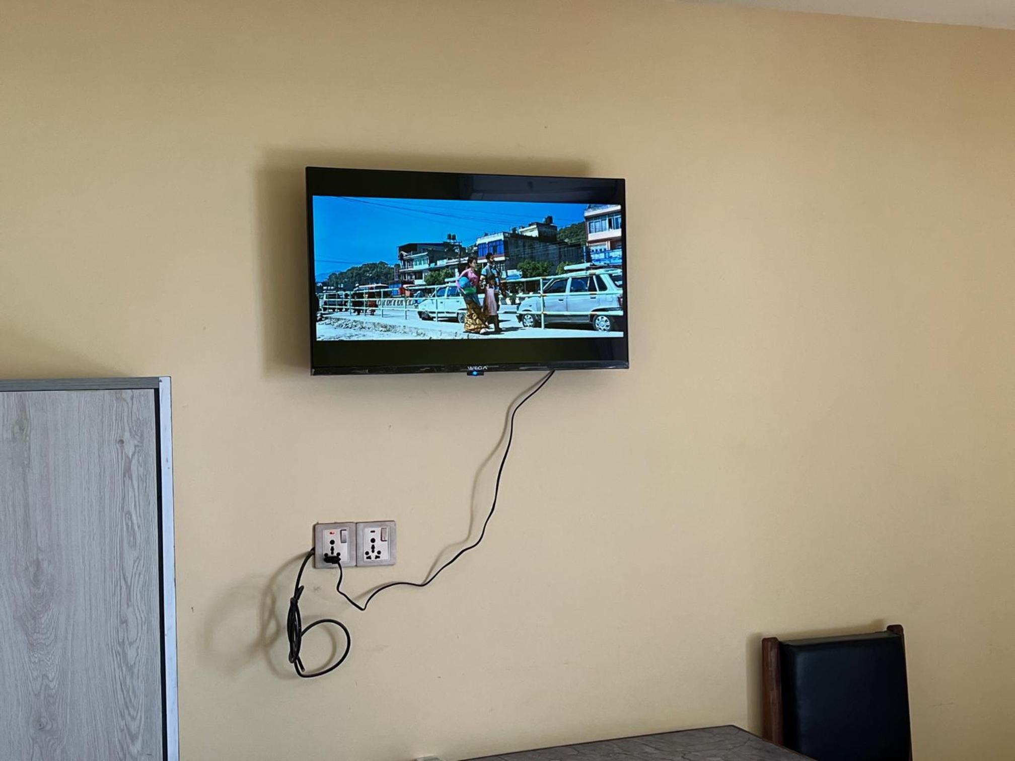 Family Room with Balcony photo 2