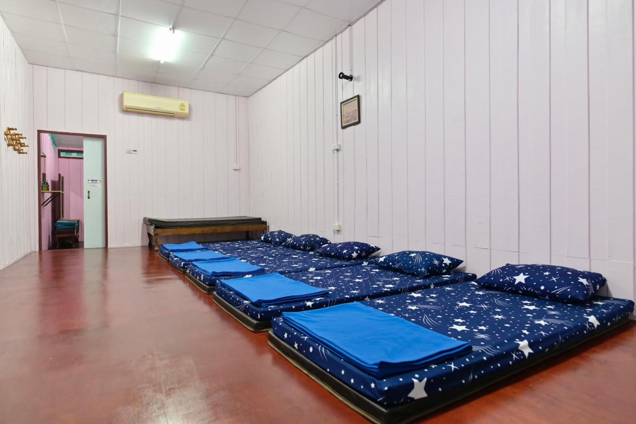 Quadruple Room with Private Bathroom