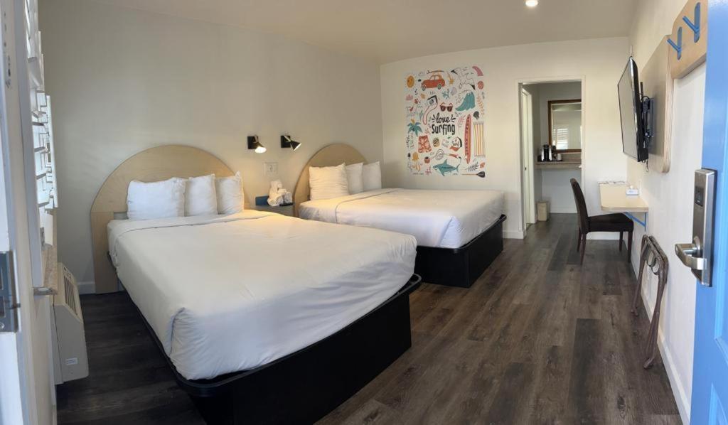 Room with Two Double Beds - Photo 1