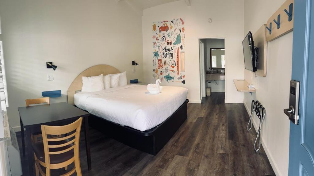 King Room - Non-Smoking - Photo 1