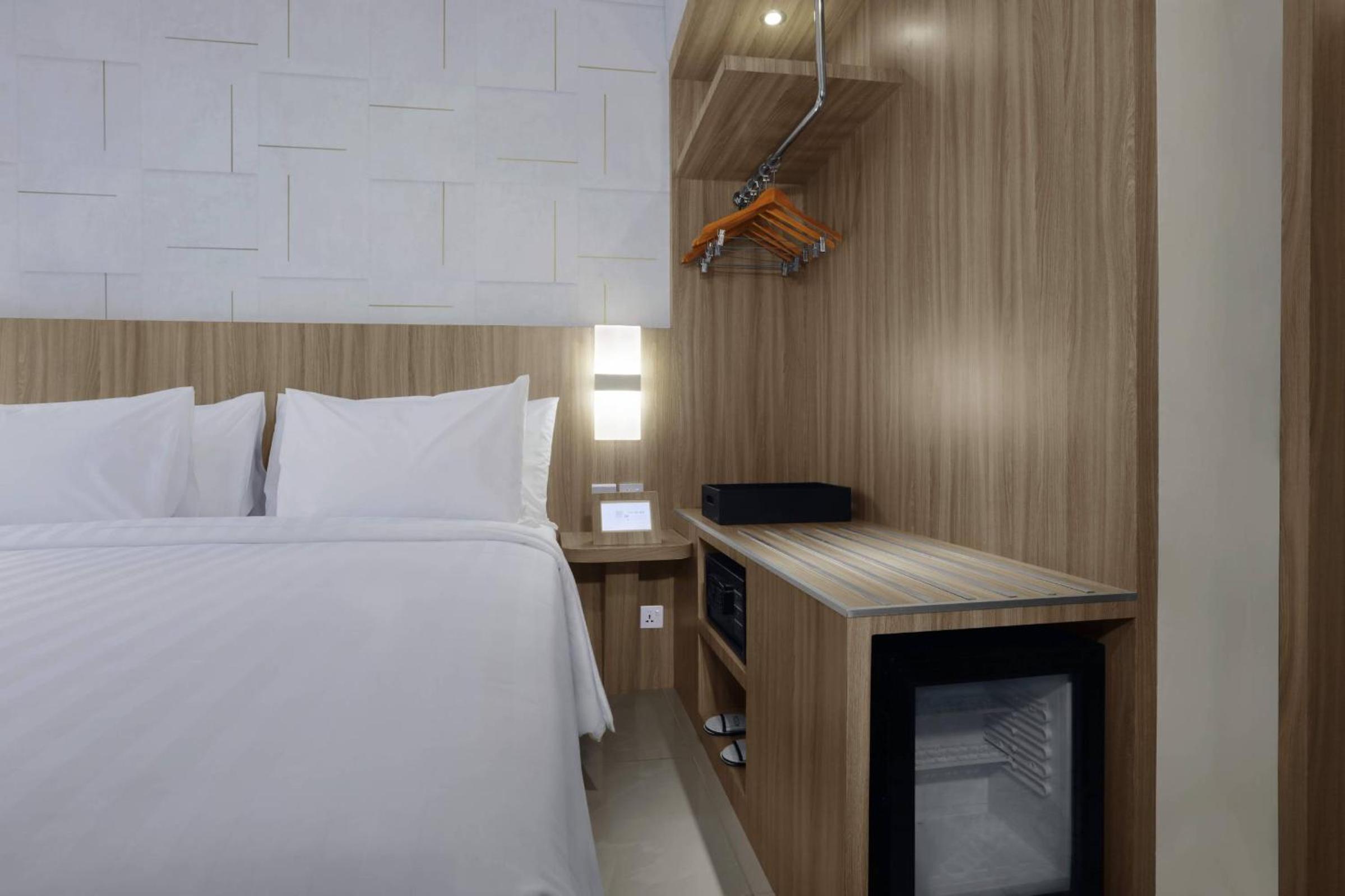 Deluxe Double or Twin Room - Photo 5