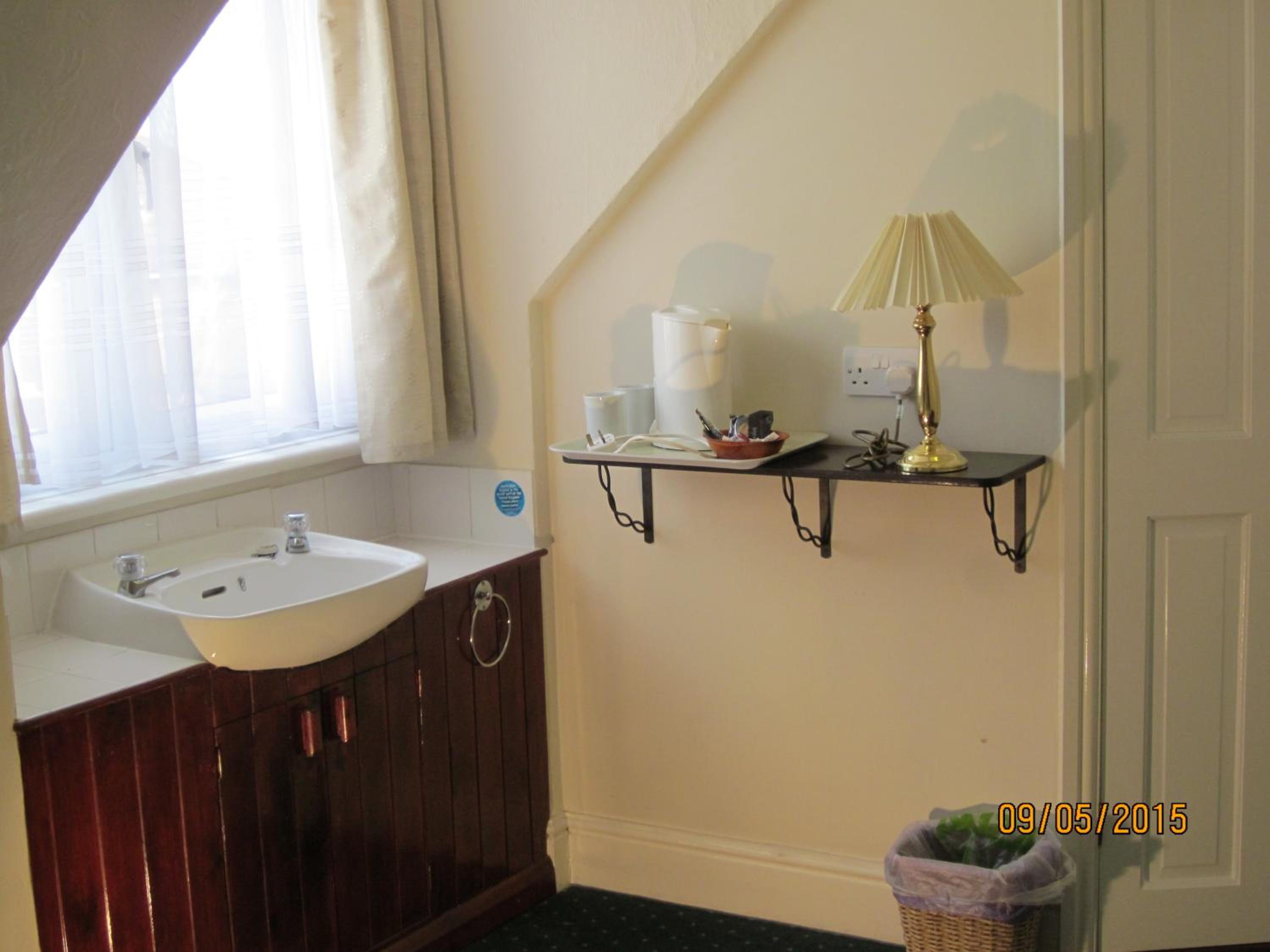 Double Room with Private Bathroom photo 3