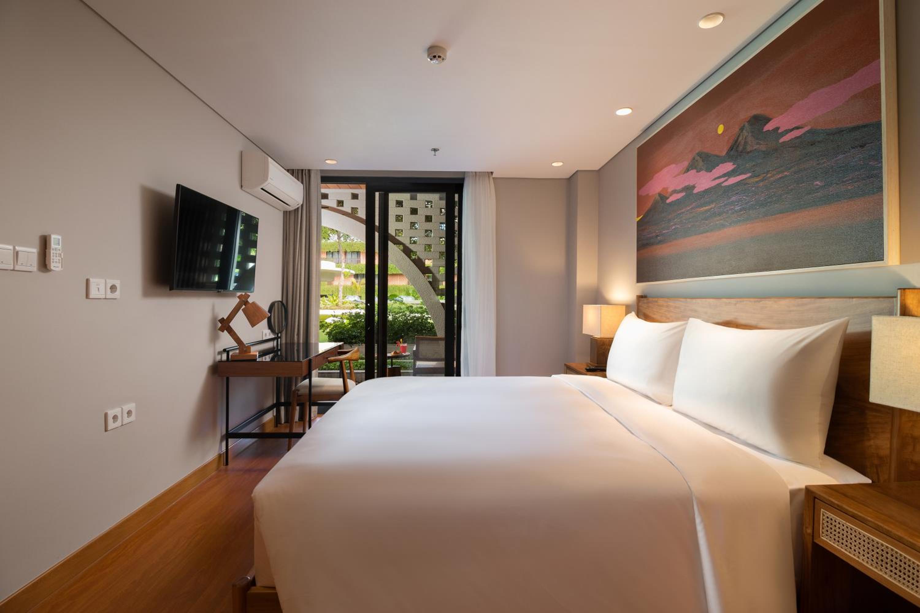 Two-Bedroom Garden Suite - Photo 3