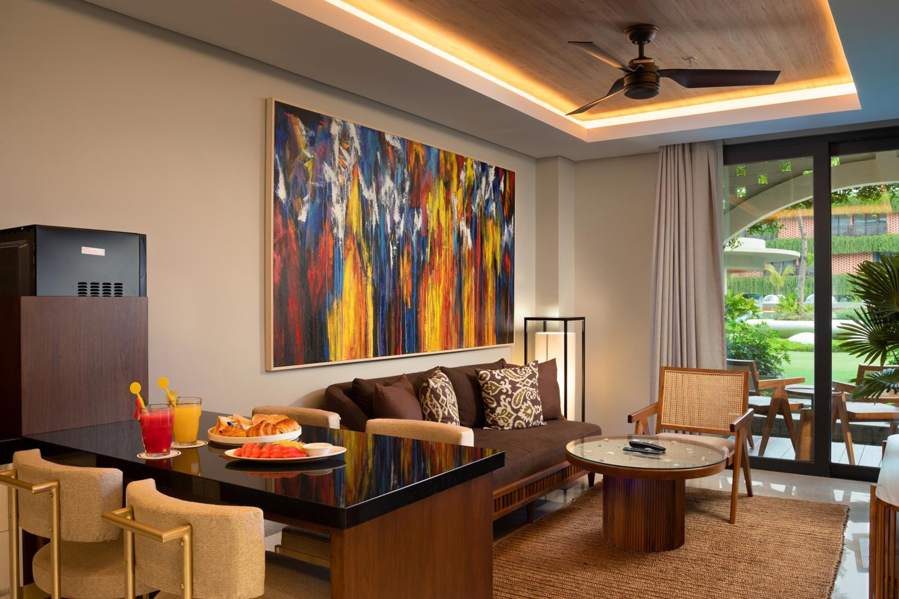 Two-Bedroom Garden Suite - Photo 17
