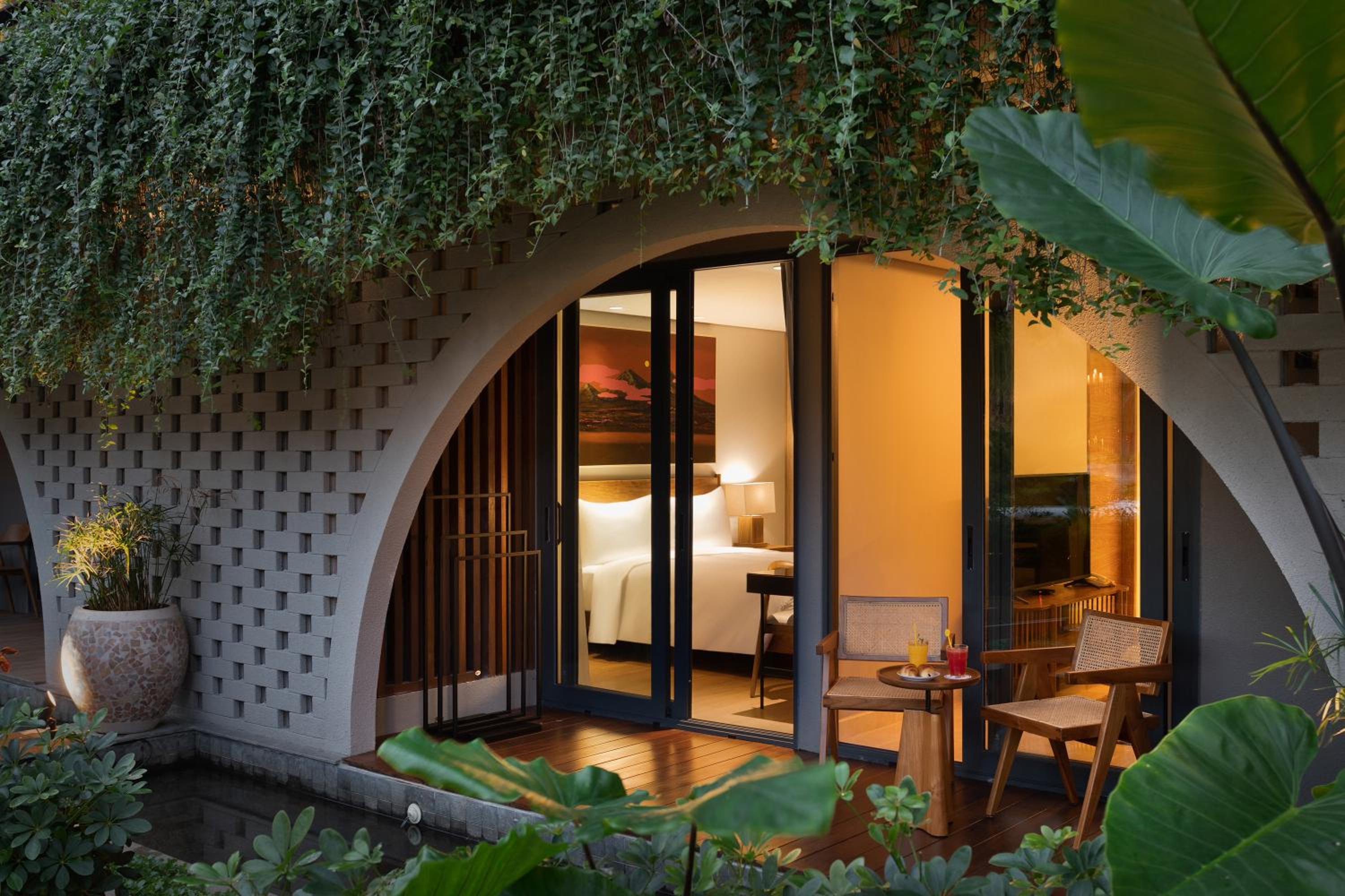 Two-Bedroom Garden Suite - Photo 2